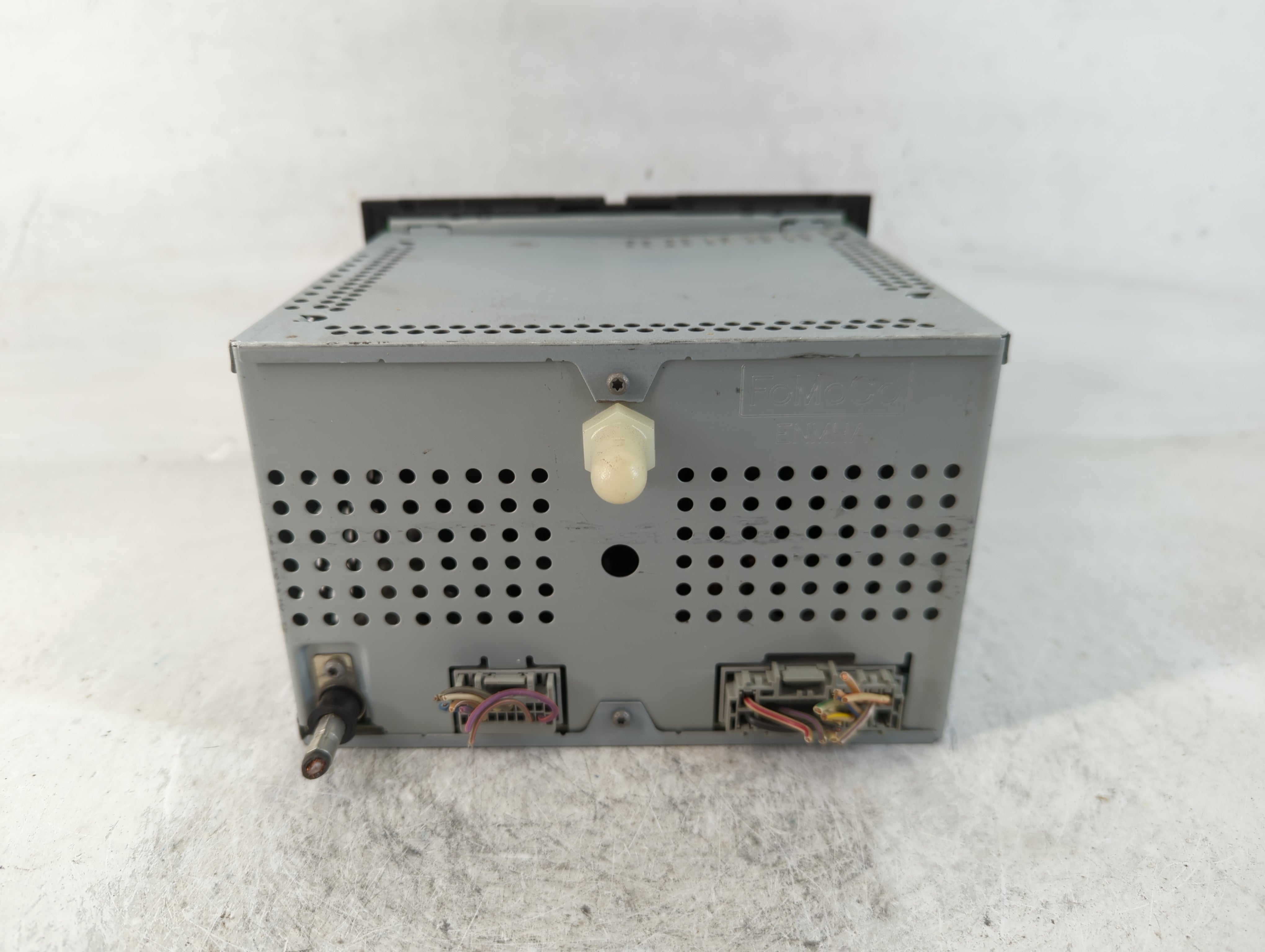 2014 Mercedes-Benz E250 Radio AM FM Cd Player Receiver Replacement P/N:EC2T-18C869-AA Fits Fits 2015 2016 2017 2018 2019 OEM Used Auto Parts - Oemusedautoparts1.com