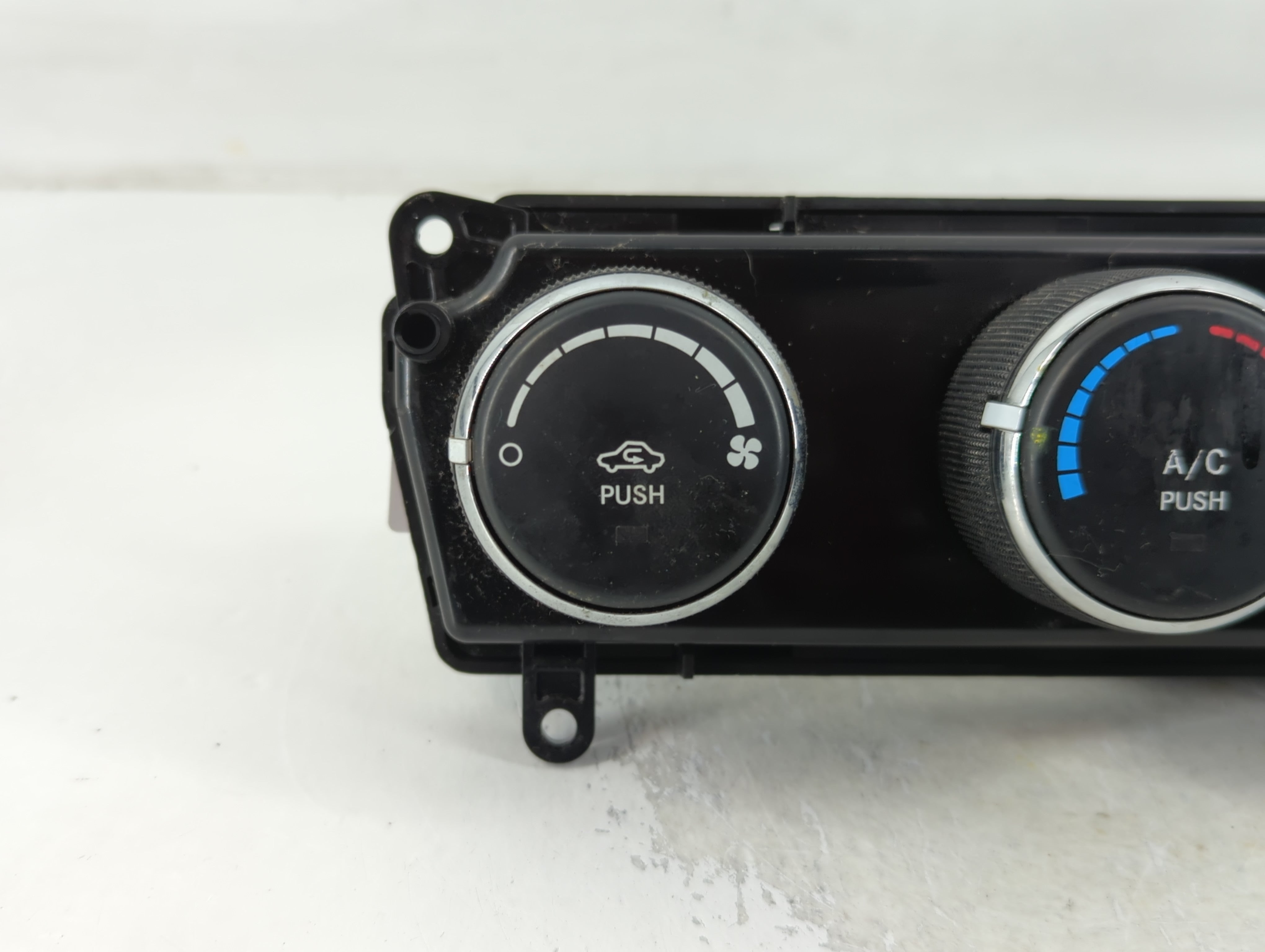 2011-2017 Jeep Patriot Climate Control Module Temperature AC/Heater Replacement P/N:P55111278AF Fits OEM Used Auto Parts - Oemusedautoparts1.com