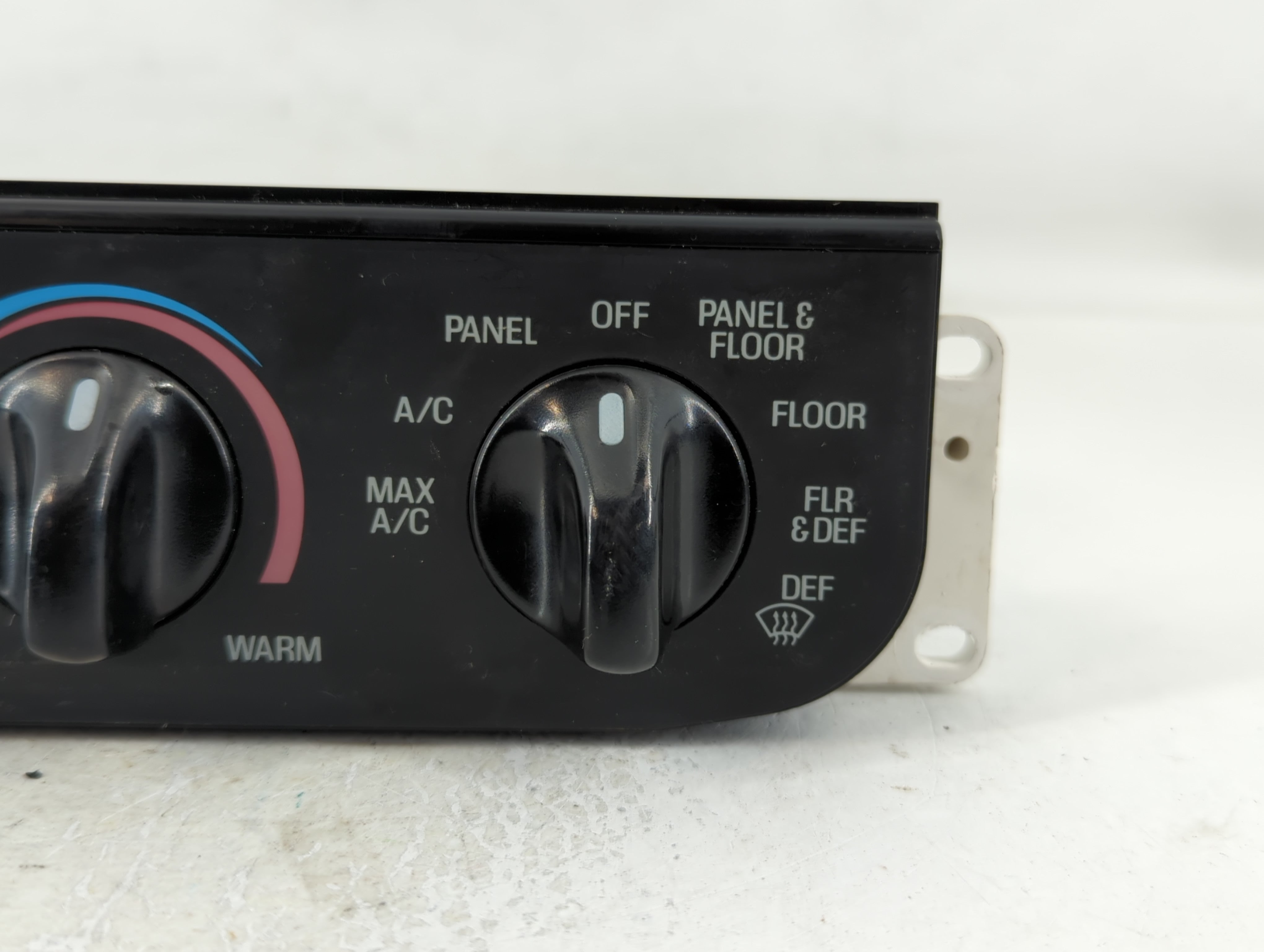 1999-2002 Ford Expedition Climate Control Module Temperature AC/Heater Replacement P/N:LGT LGTB 635 111 369 Fits OEM Used Auto Parts - Oemusedautoparts1.com