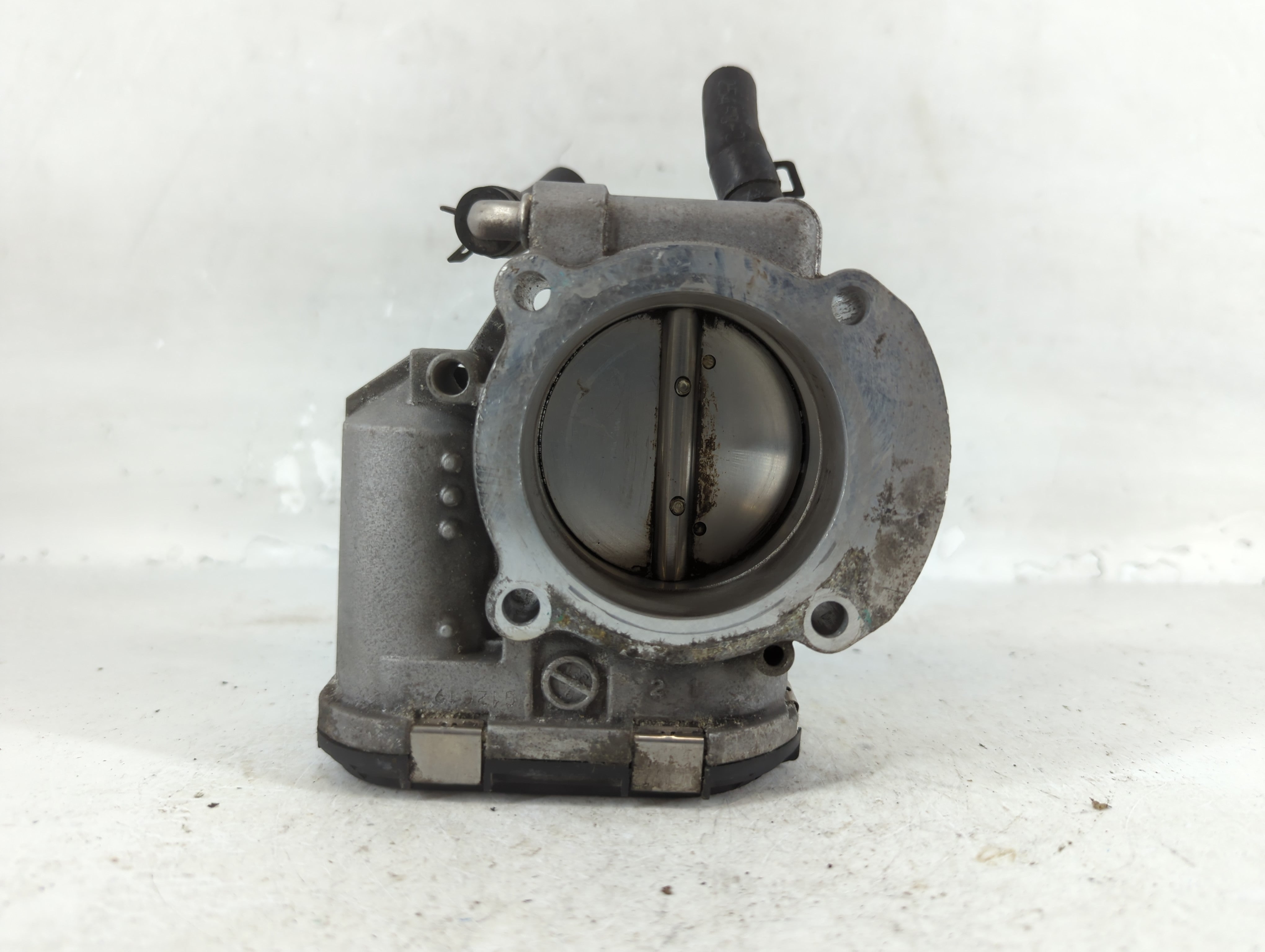2011-2014 Hyundai Sonata Throttle Body P/N:35100-2G700 Fits Fits 2011 2012 2013 2014 2015 2016 OEM Used Auto Parts - Oemusedautoparts1.com