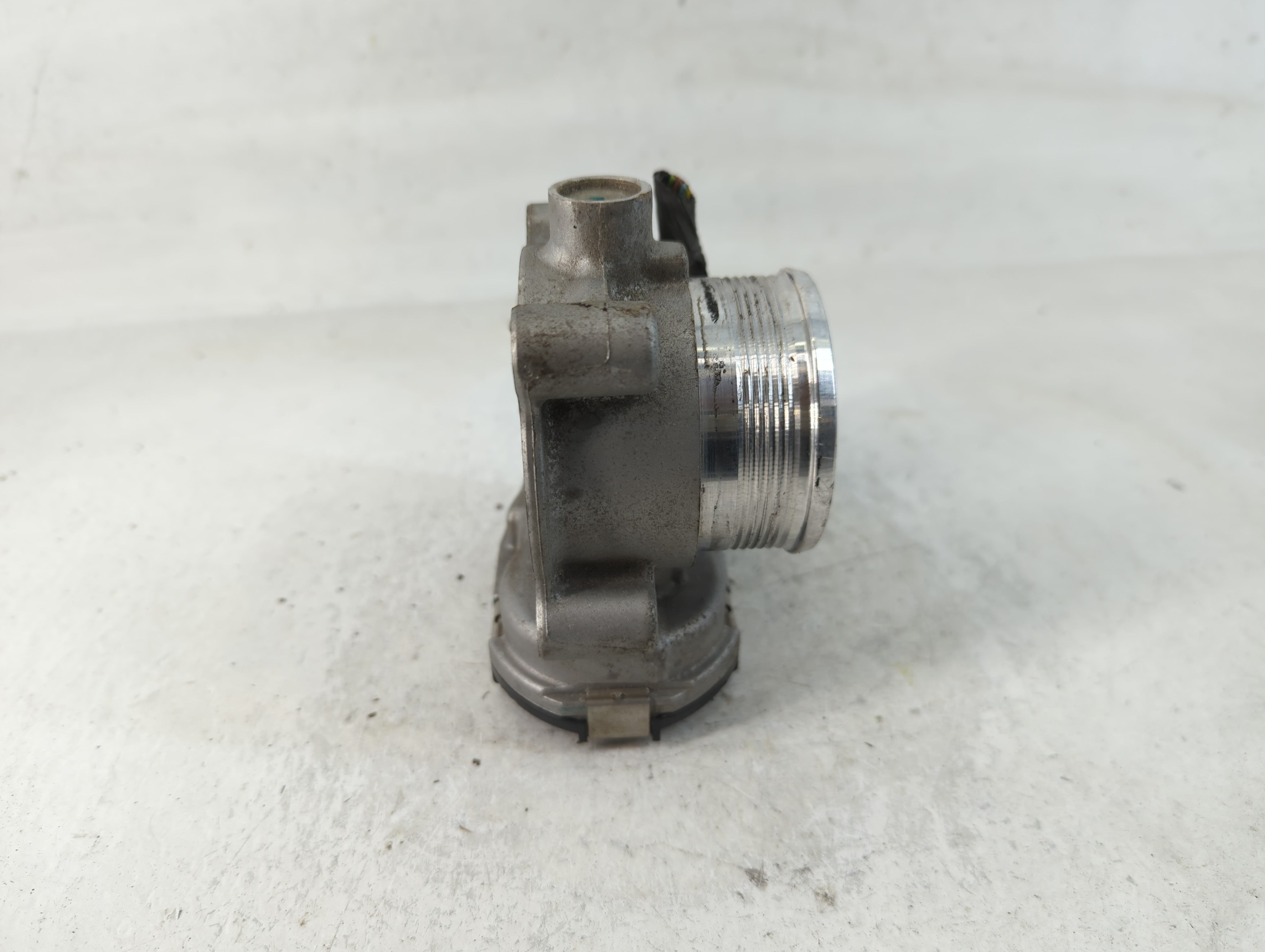 2014-2018 Ford Focus Throttle Body P/N:DS7E-9F991-BB Fits Fits 2014 2015 2016 2017 2018 2019 2020 2021 2022 OEM Used Auto Parts - Oemusedautoparts1.com