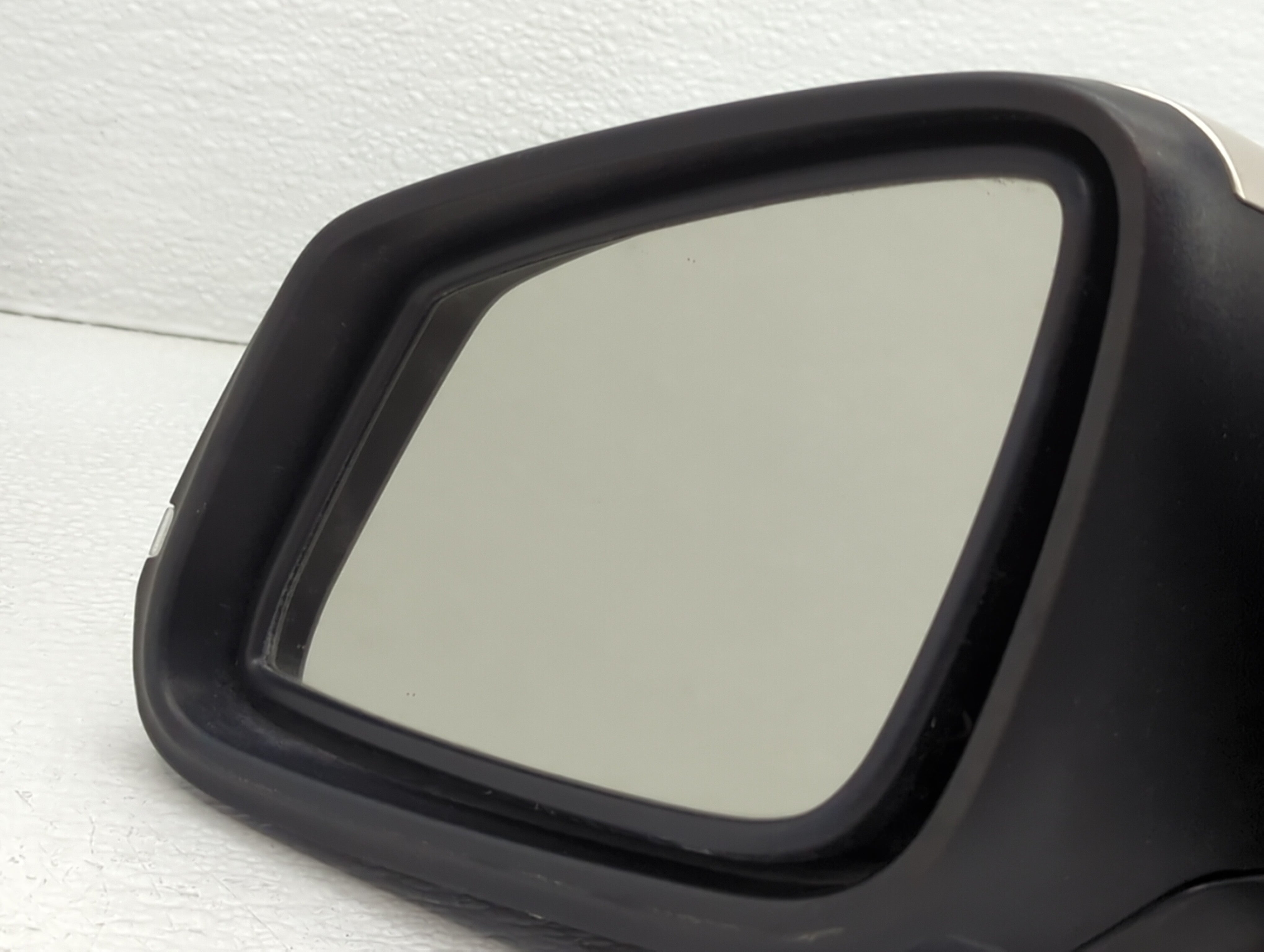 2010-2013 Bmw 328i Side Mirror Replacement Driver Left View Door Mirror P/N:IIIE021185 Fits Fits 2010 2011 2012 2013 OEM Used Auto Parts - Oemusedautoparts1.com
