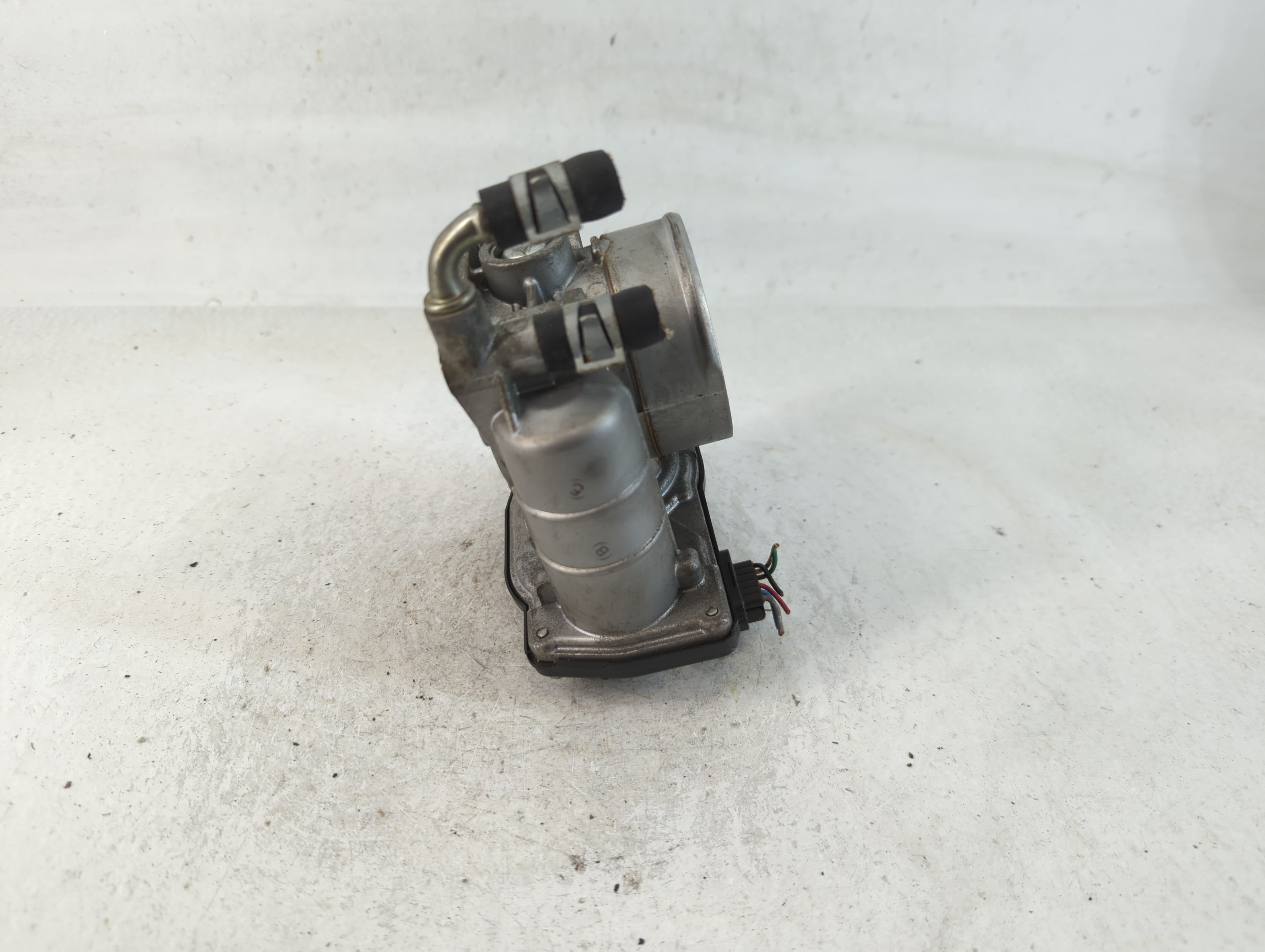2011-2015 Nissan Rogue Throttle Body P/N:K 0Y24 2 526-01 Fits Fits 2011 2012 2013 2014 2015 OEM Used Auto Parts - Oemusedautoparts1.com