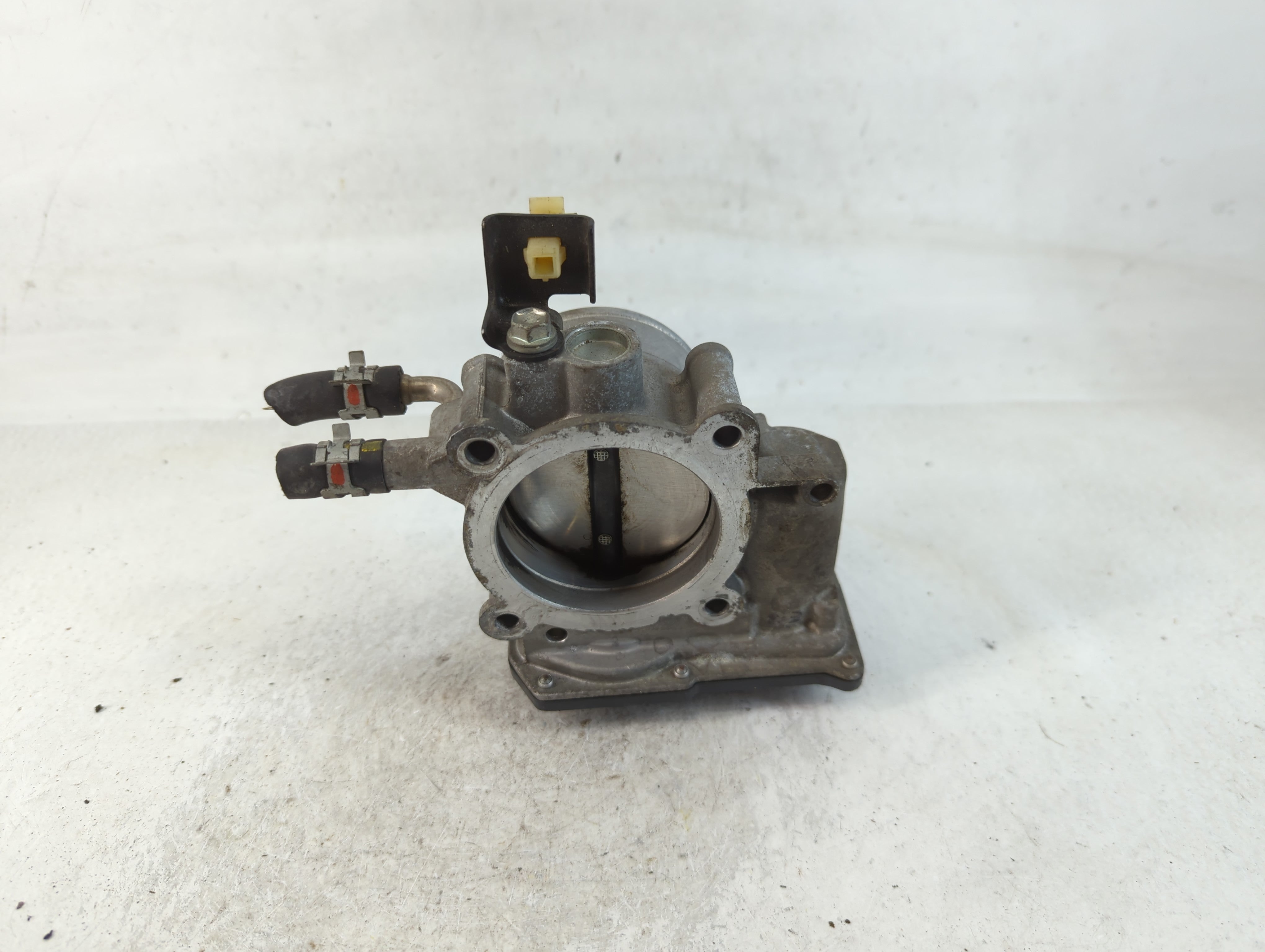 2010-2017 Toyota Camry Throttle Body P/N:22030-0V010 Fits Fits 2009 2010 2011 2012 2013 2014 2015 2016 2017 2018 2019 OEM Used Auto Parts - Oemusedautoparts1.com