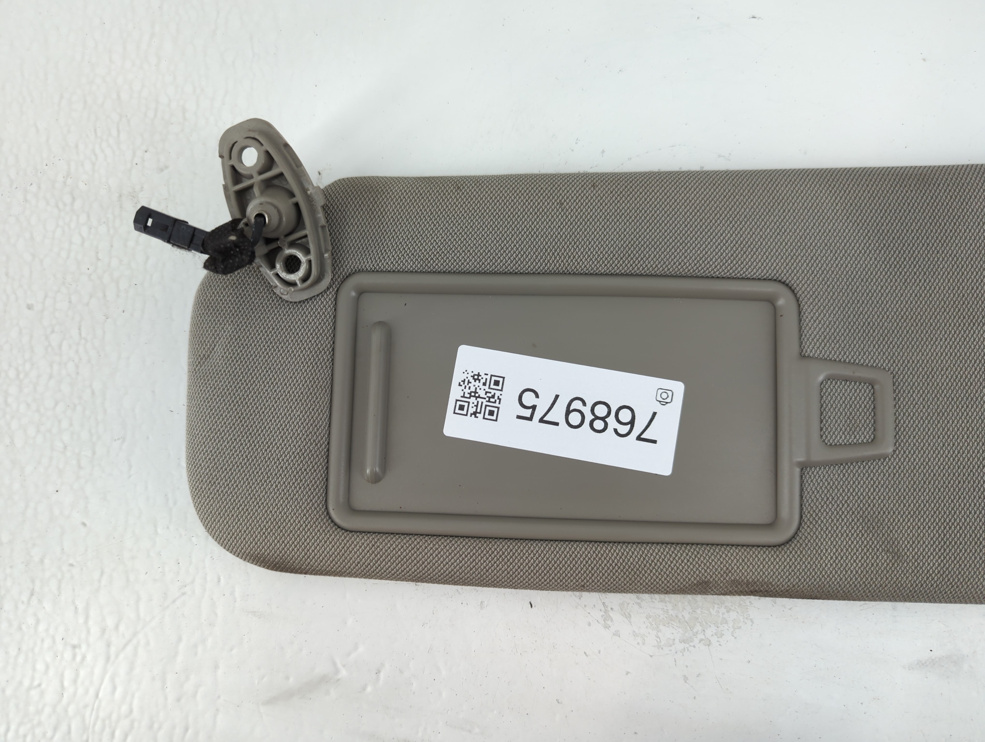 2015-2020 Kia Sedona Sun Visor Shade Replacement Driver Left Mirror Fits Fits 2015 2016 2017 2018 2019 2020 OEM Used Auto Parts - Oemusedautoparts1.com