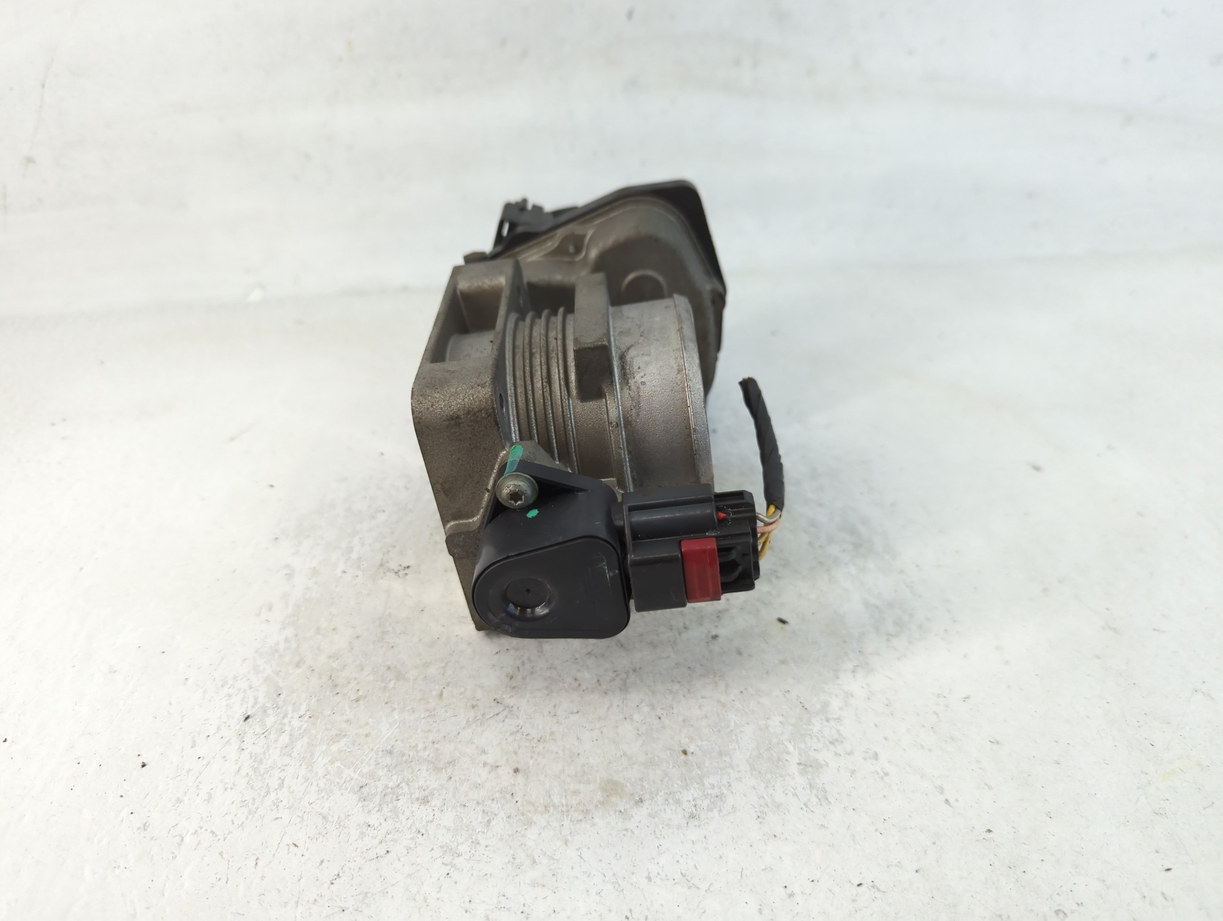 2005-2011 Lincoln Town Car Throttle Body P/N:072205 2 3L5E-AE Fits OEM Used Auto Parts - Oemusedautoparts1.com
