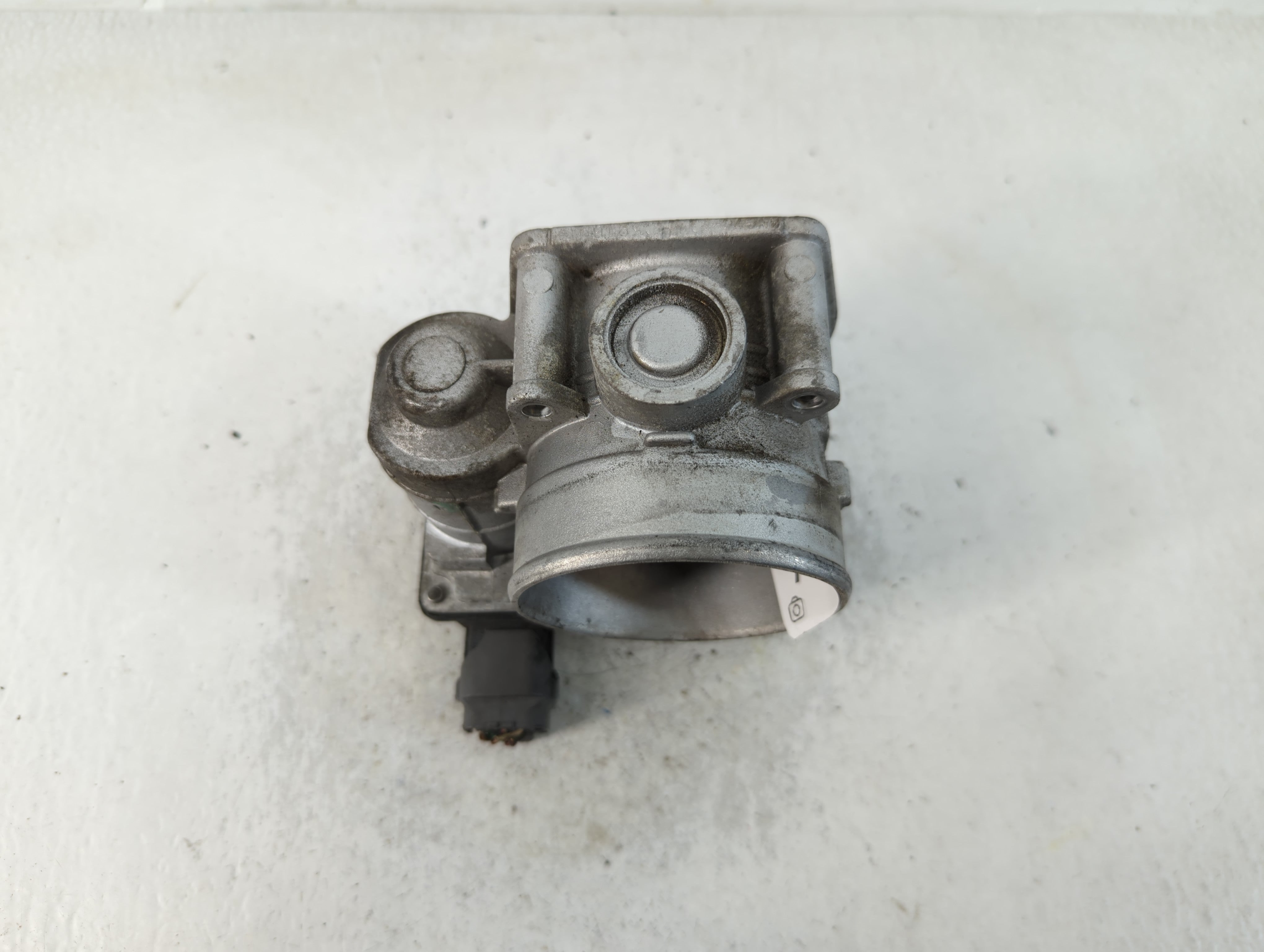 2003-2006 Infiniti G35 Throttle Body P/N:05916 RME70-04 Fits Fits 2002 2003 2004 2005 2006 OEM Used Auto Parts - Oemusedautoparts1.com