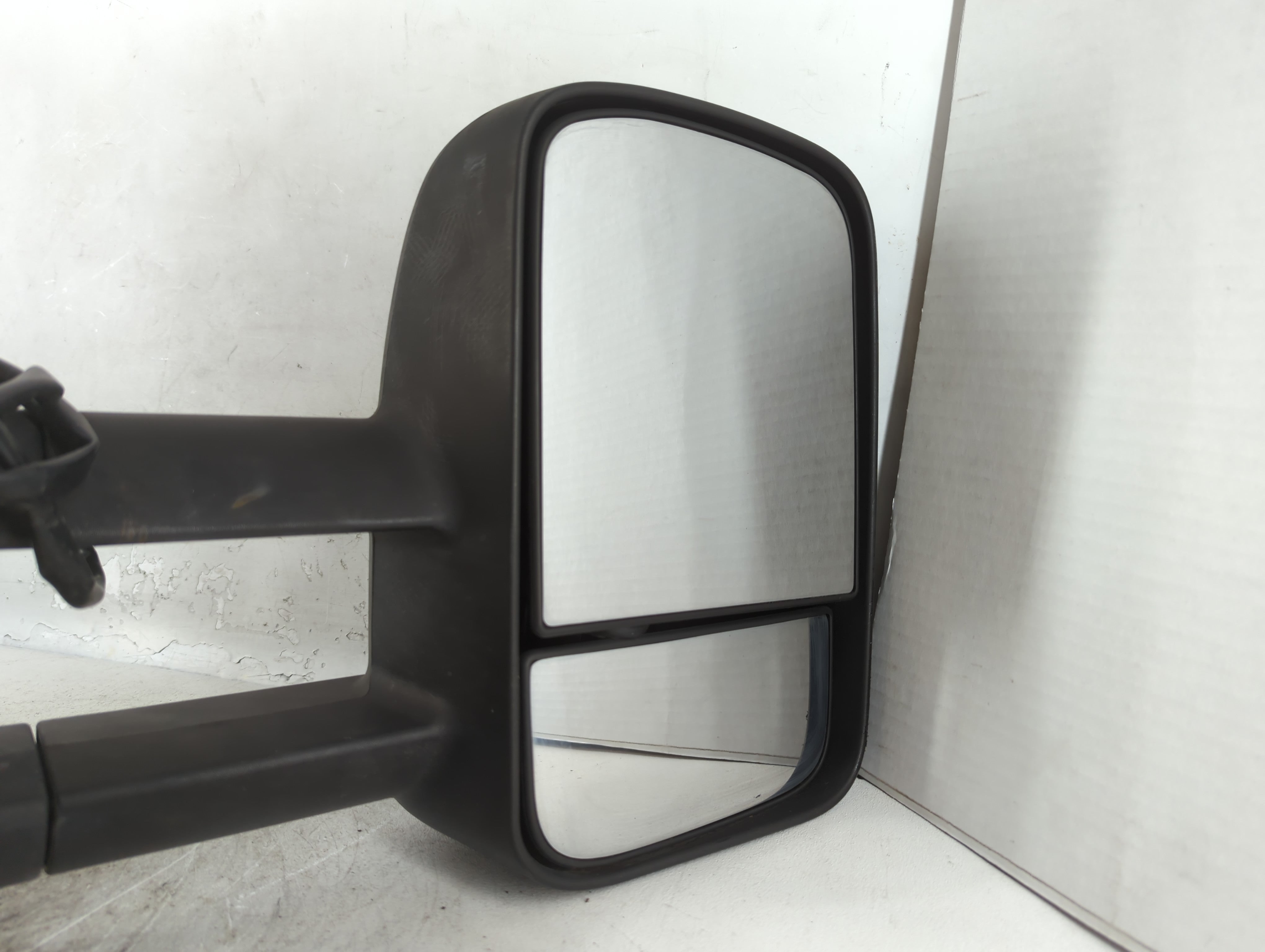 2007 Chevrolet Silverado 1500 Driver Left Side View Manual Door Mirror - Oemusedautoparts1.com