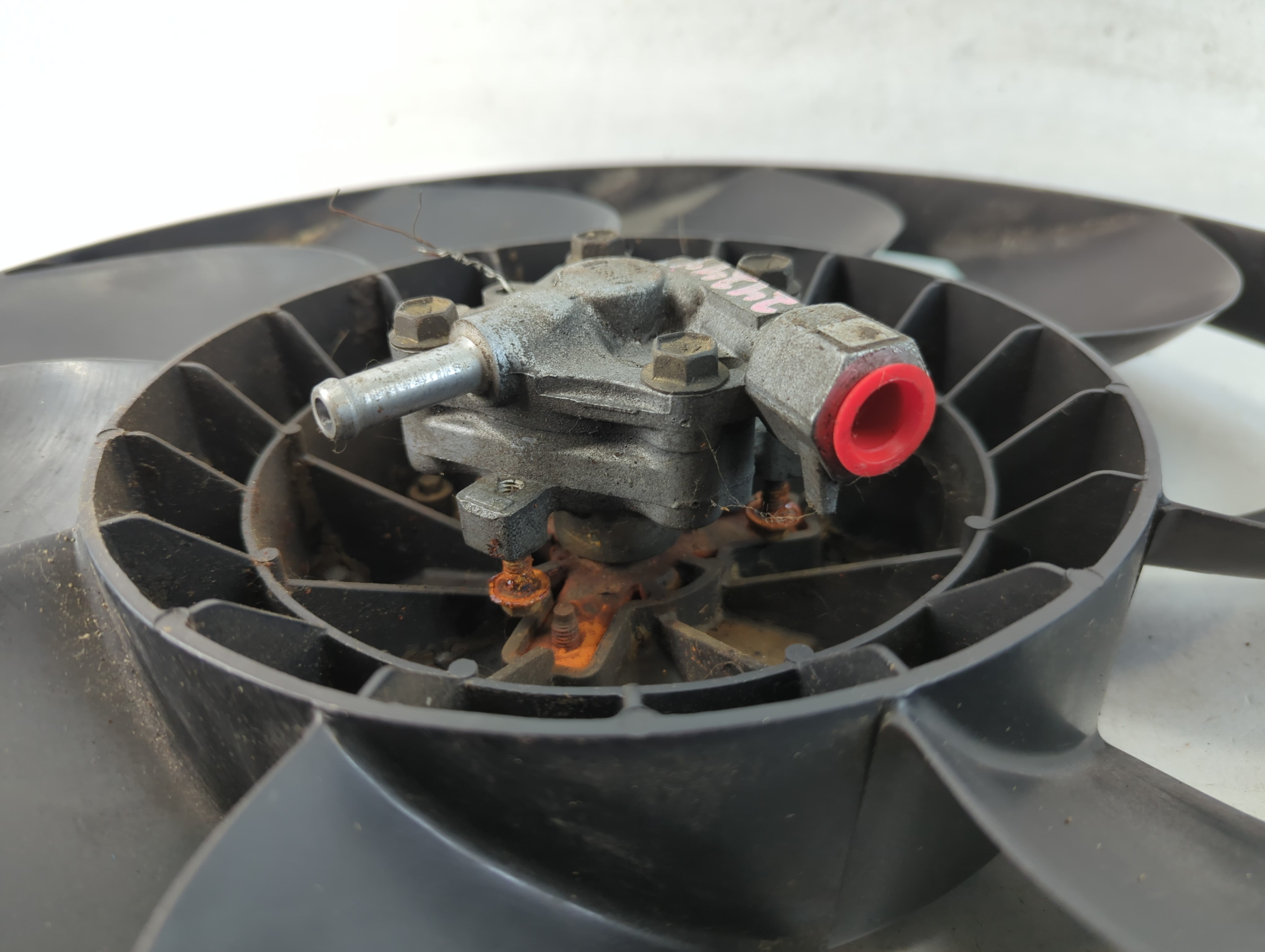 2002 Lincoln Ls Electric Radiator Cooling Fan Motor Assembly Fits OEM Used Auto Parts - Oemusedautoparts1.com