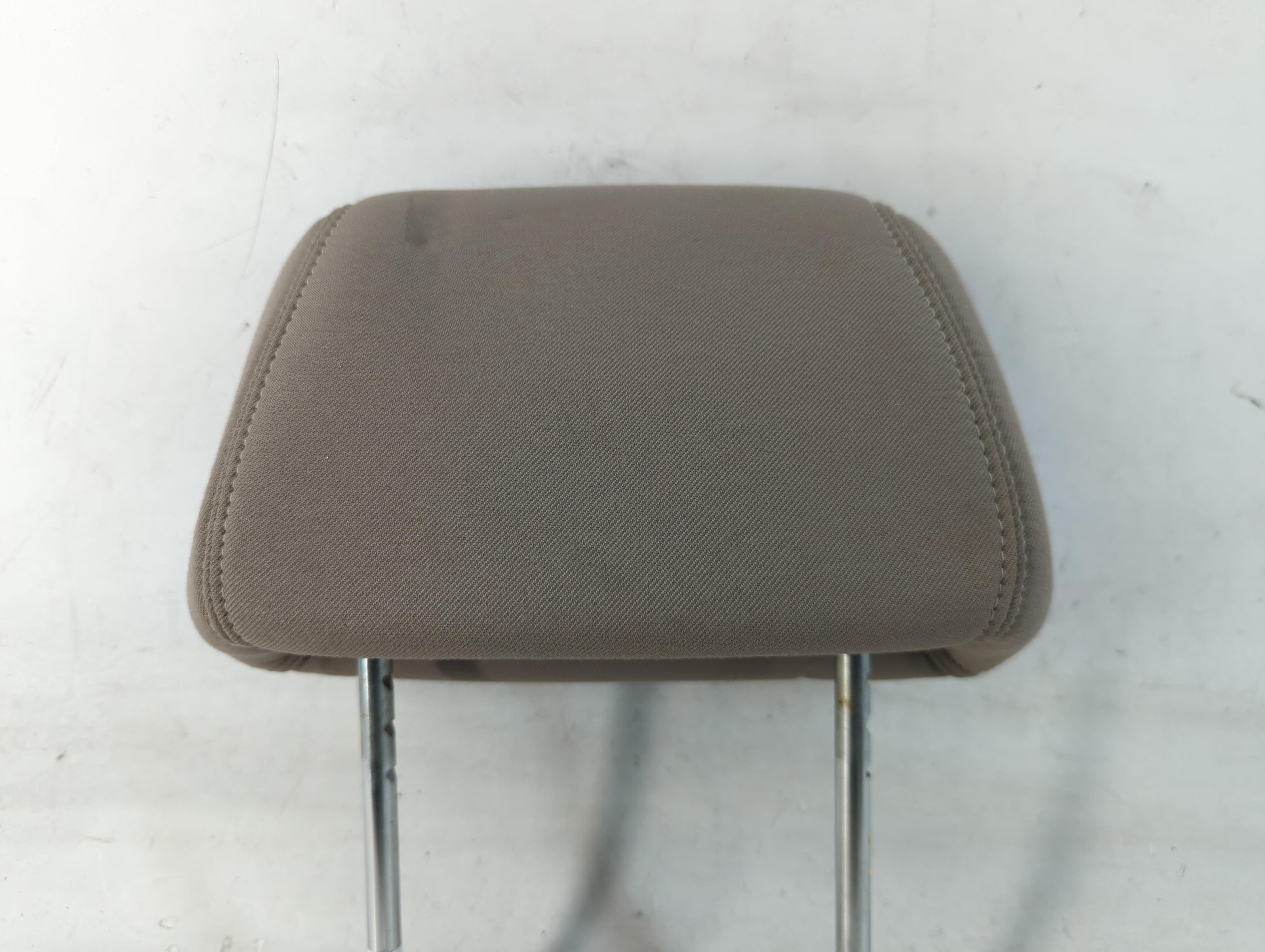2007 Chevrolet Malibu Headrest Head Rest Rear Seat Fits OEM Used Auto Parts - Oemusedautoparts1.com