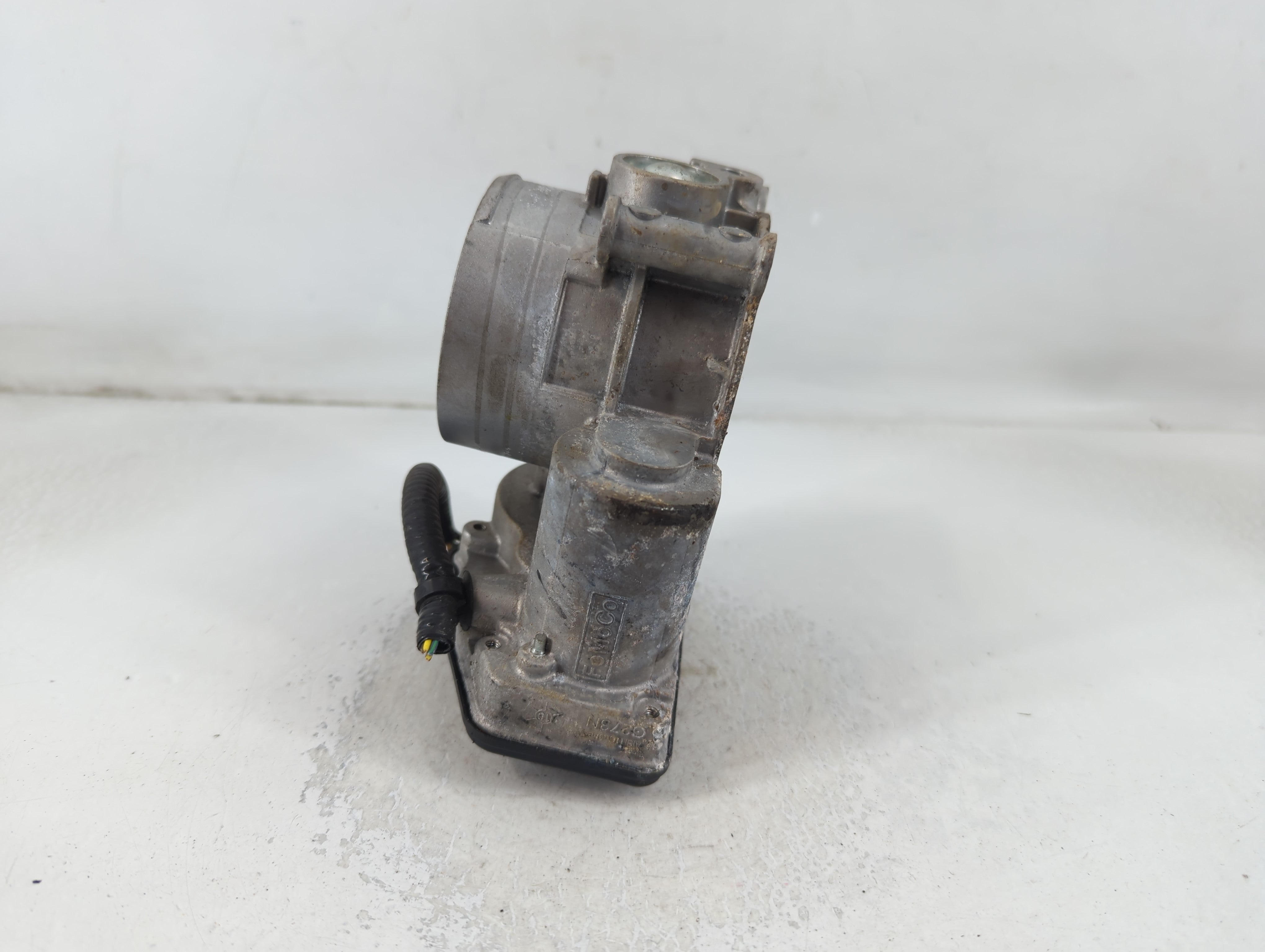 2011-2017 Ford Mustang Throttle Body P/N:AT4E-9F991-EL Fits Fits 2011 2012 2013 2014 2015 2016 2017 2018 2019 OEM Used Auto Parts - Oemusedautoparts1.com