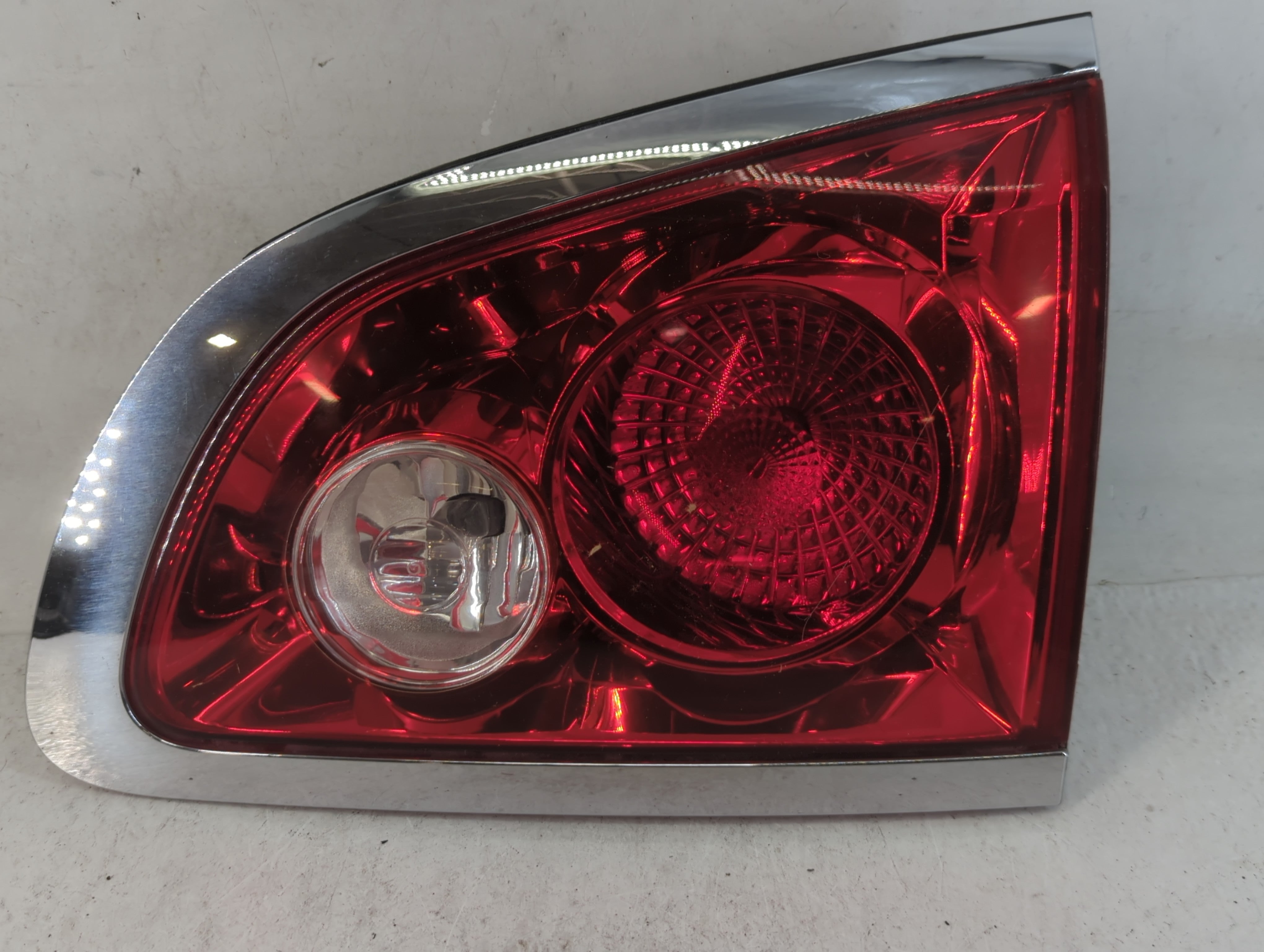 2008-2012 Buick Enclave Tail Light Assembly Passenger Right OEM P/N:22071AB 25889252 Fits Fits 2008 2009 2010 2011 2012 OEM Used Auto Parts - Oemusedautoparts1.com