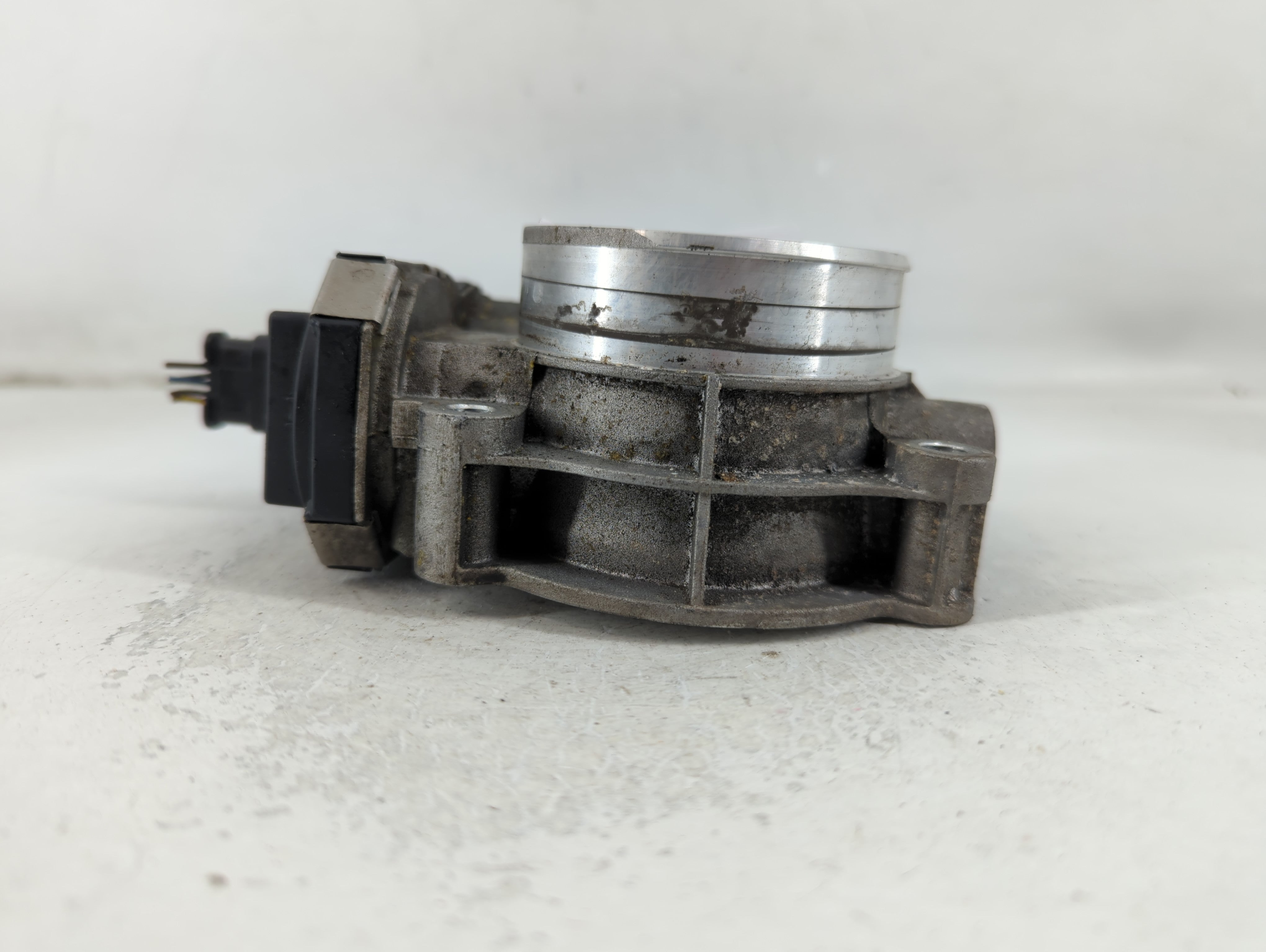 2016-2021 Chevrolet Camaro Throttle Body P/N:12671014 Fits Fits 2016 2017 2018 2019 2020 2021 2022 OEM Used Auto Parts - Oemusedautoparts1.com