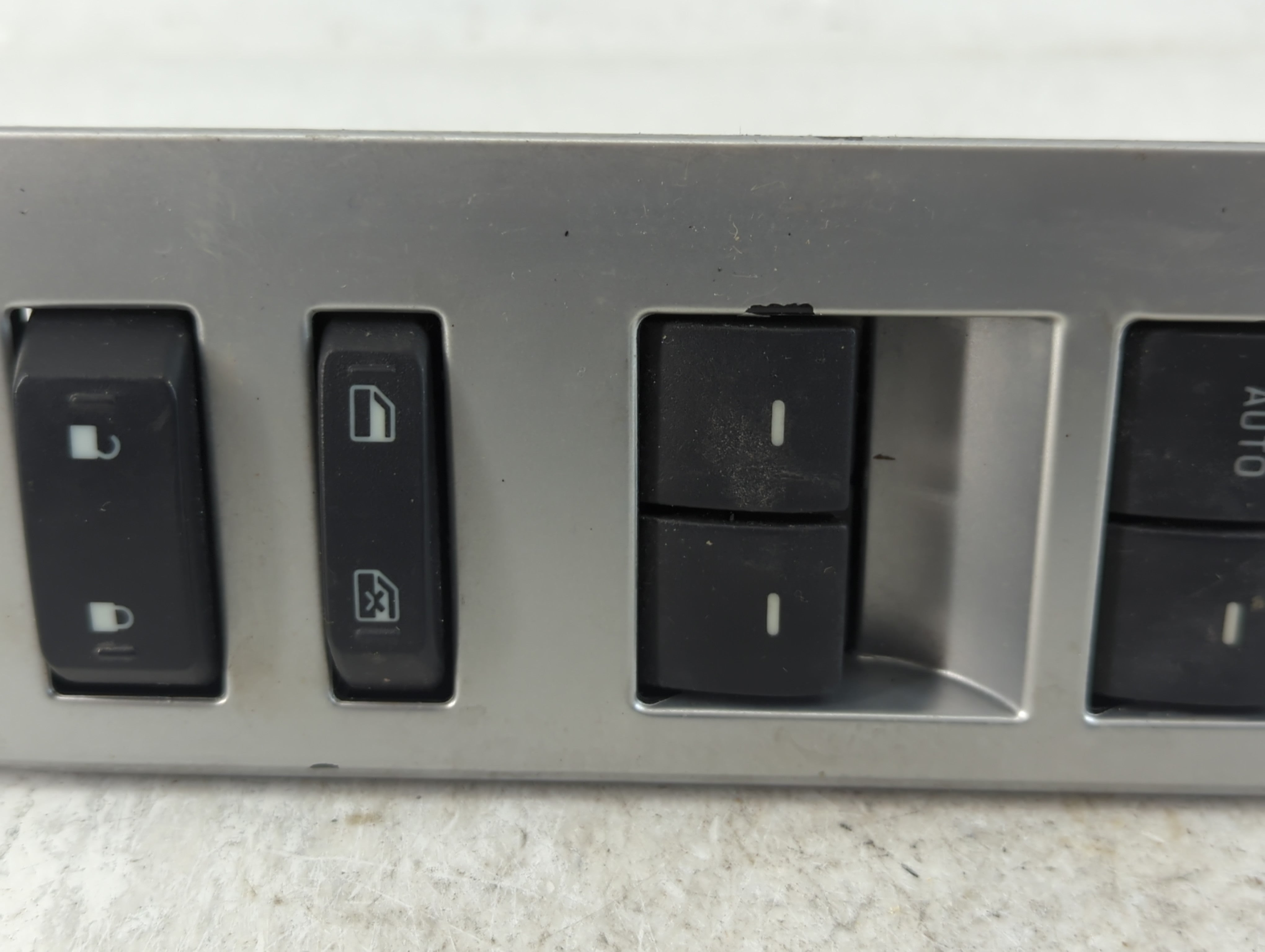 2006-2007 Ford Fusion Master Power Window Switch Replacement Driver Side Left P/N:7L2T-14540-AAW Fits OEM Used Auto Parts - Oemusedautoparts1.com