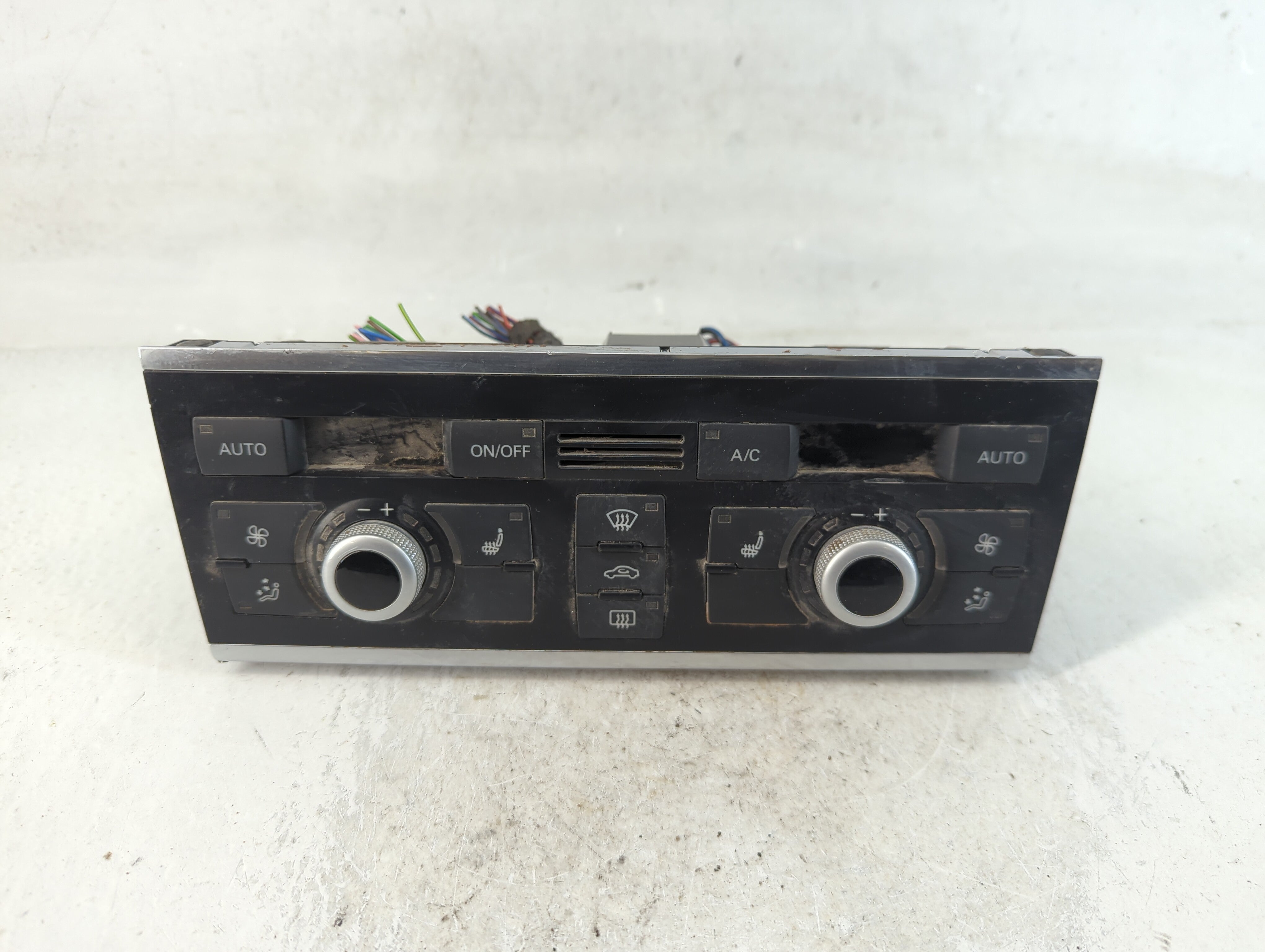 2013-2015 Audi Q7 Climate Control Module Temperature AC/Heater Replacement P/N:5HB 009 184-45 4L0 820 043 AP Fits OEM Used Auto Parts - Oemusedautoparts1.com