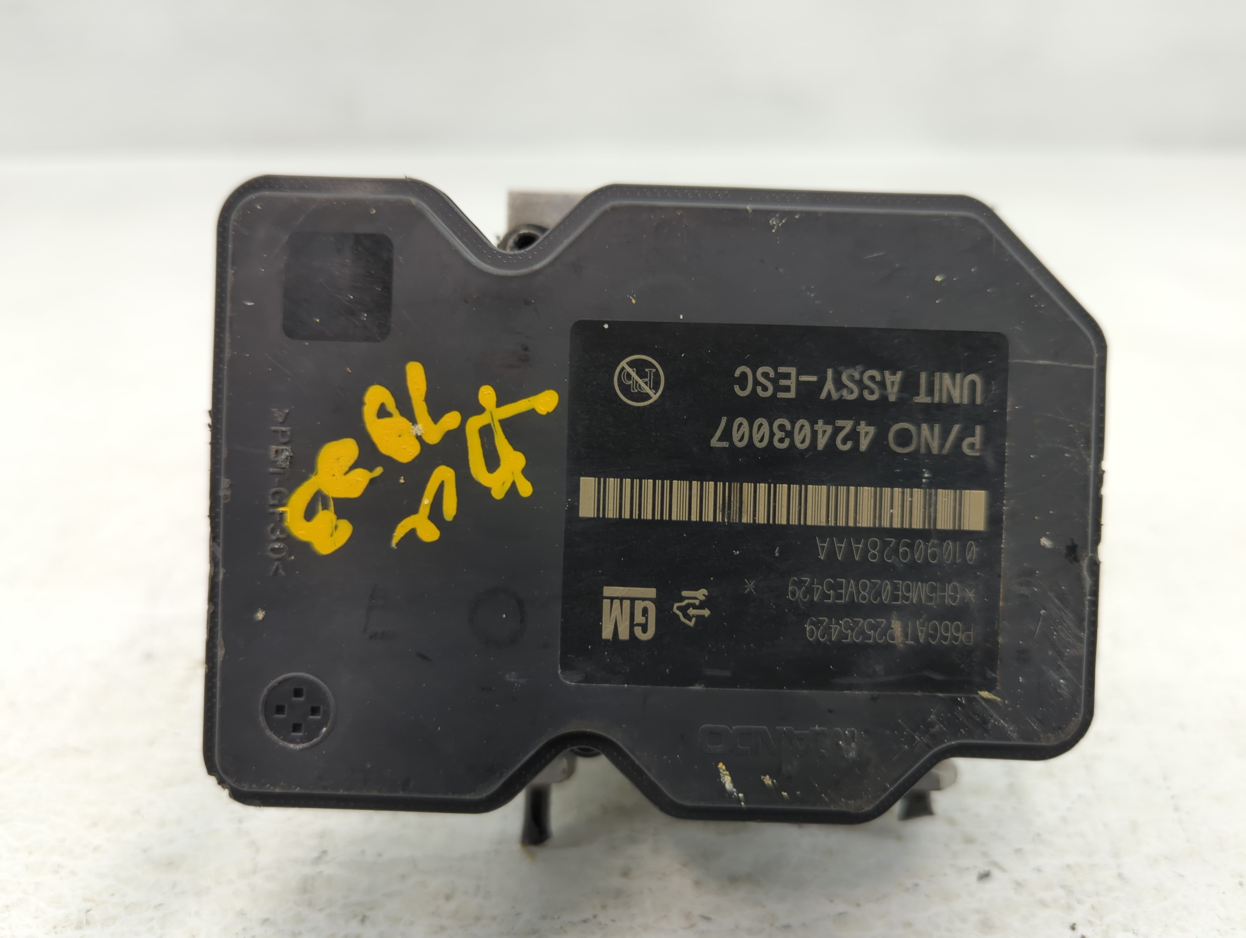 2015-2016 Chevrolet Trax ABS Pump Control Module Replacement P/N:42403007 Fits Fits 2015 2016 OEM Used Auto Parts - Oemusedautoparts1.com