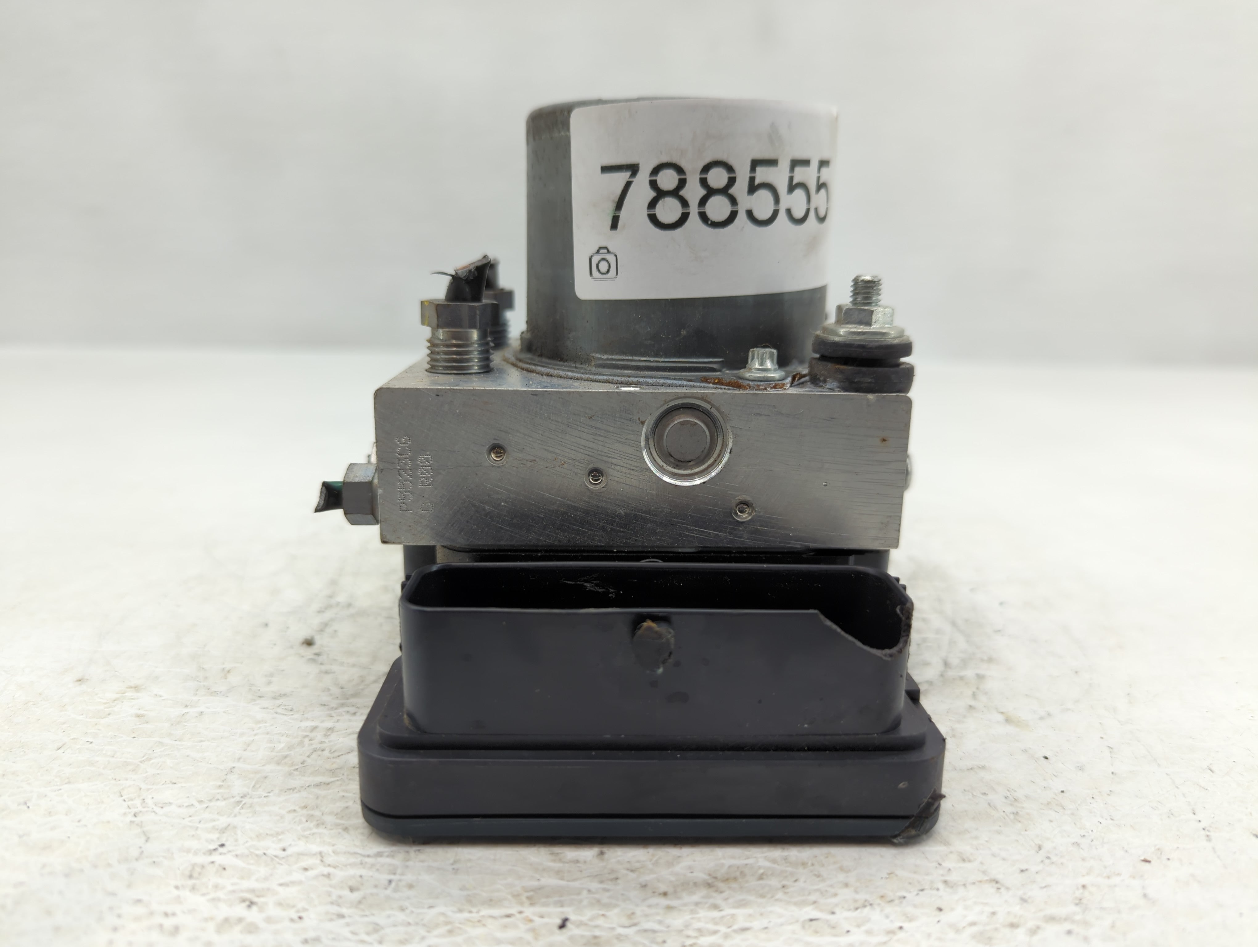 2017 Jaguar Xe ABS Pump Control Module Replacement P/N:HX73-14F447-AF Fits OEM Used Auto Parts - Oemusedautoparts1.com