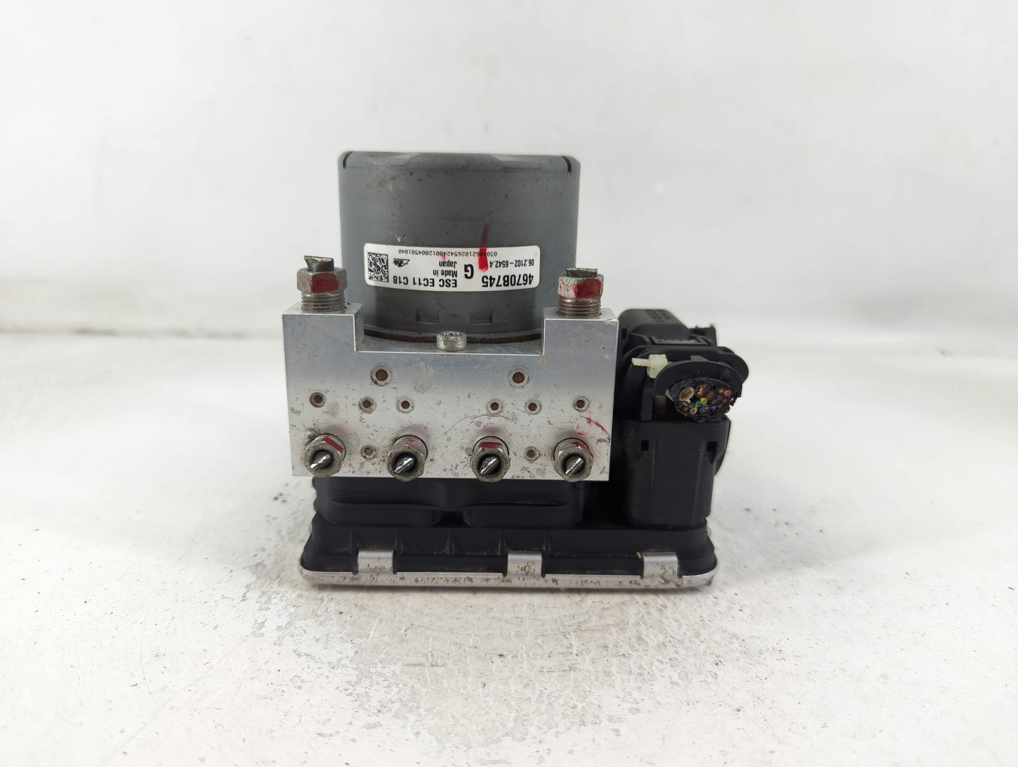 2020 Mitsubishi Outlander ABS Pump Control Module Replacement P/N:4670B745 Fits OEM Used Auto Parts - Oemusedautoparts1.com
