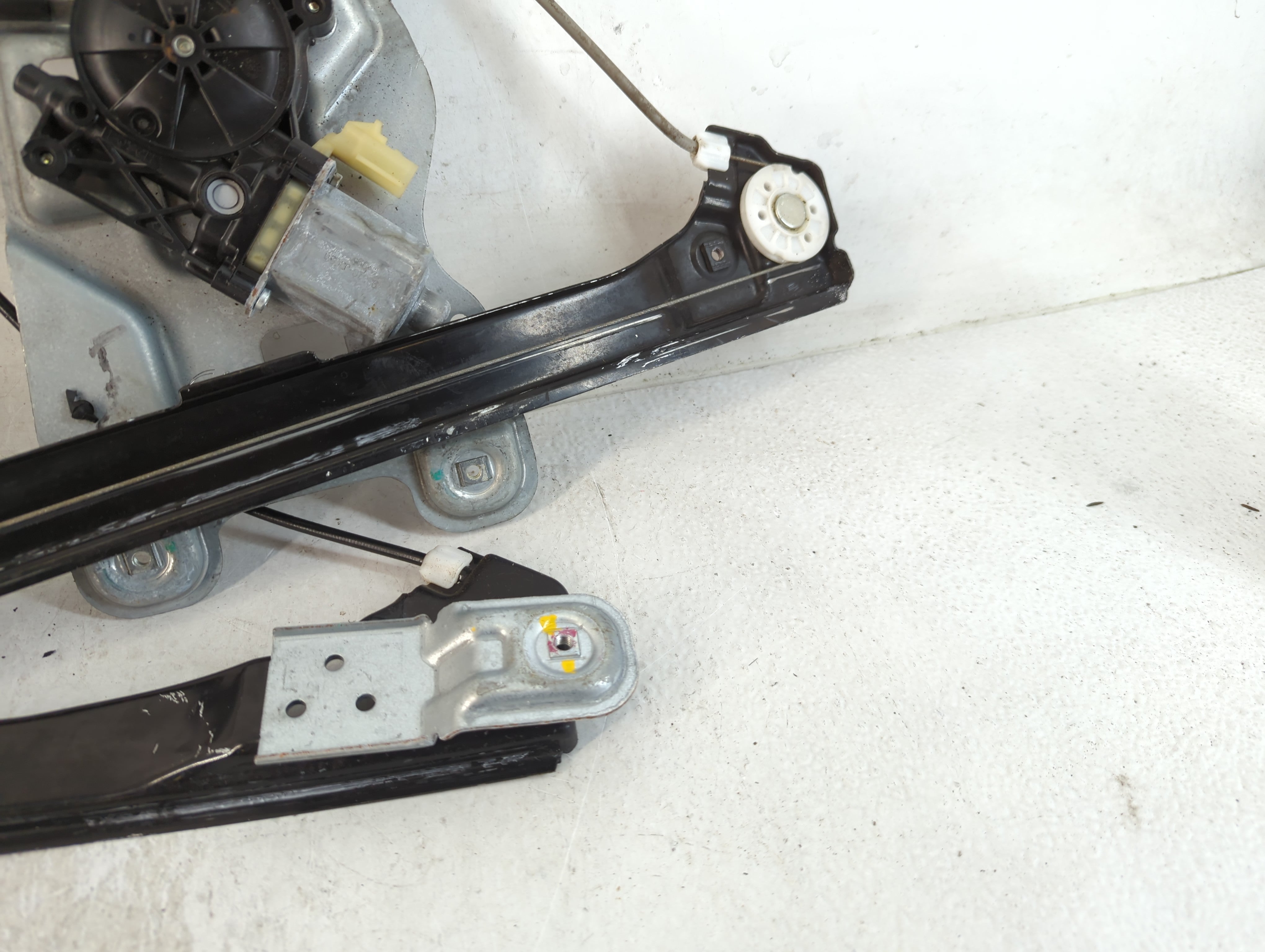 2012-2017 Chevrolet Equinox Driver Left Front Window Regulator - Oemusedautoparts1.com