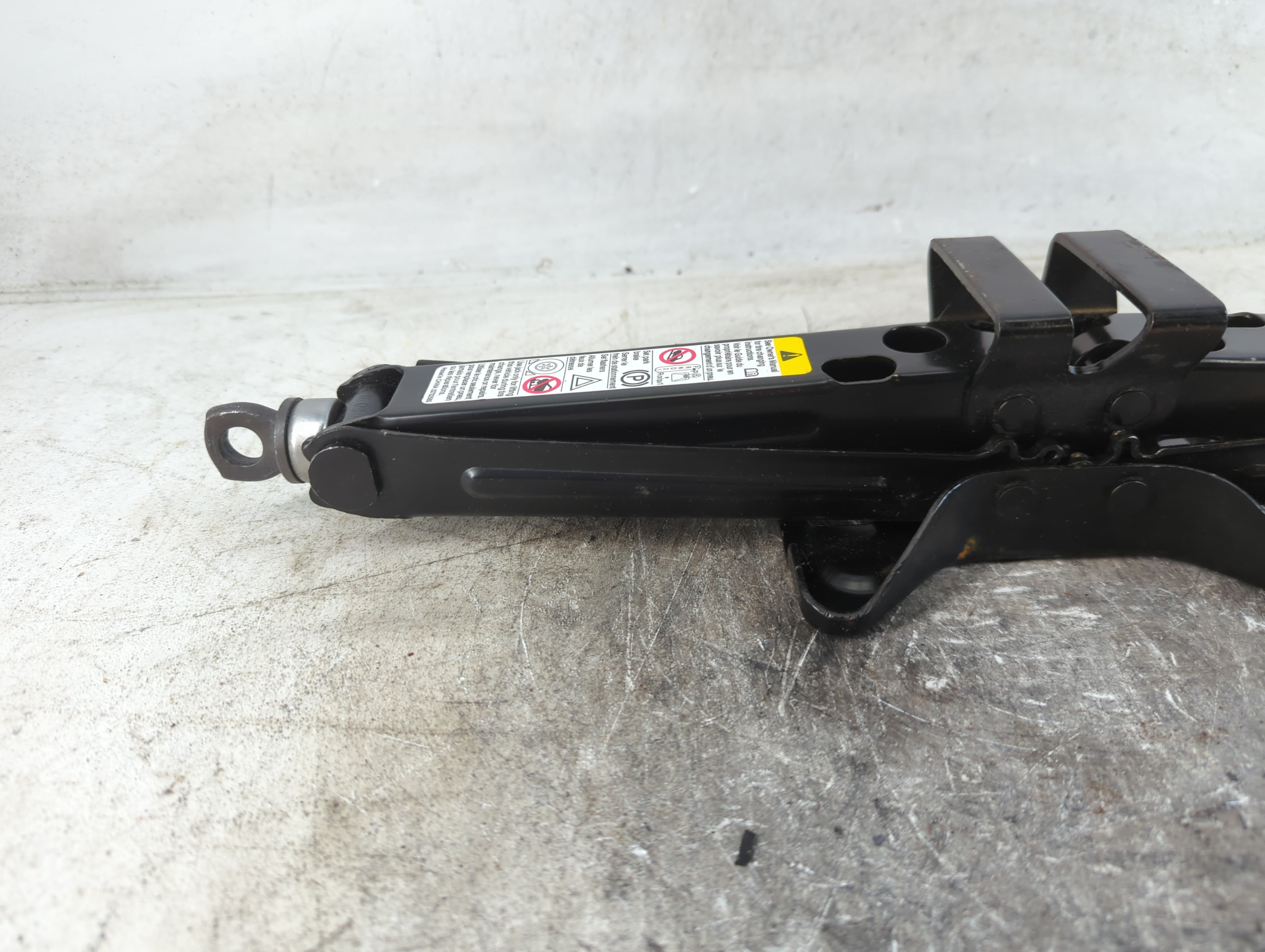 2017 Chevrolet Equinox Spare Scissor Car Jack - Oemusedautoparts1.com