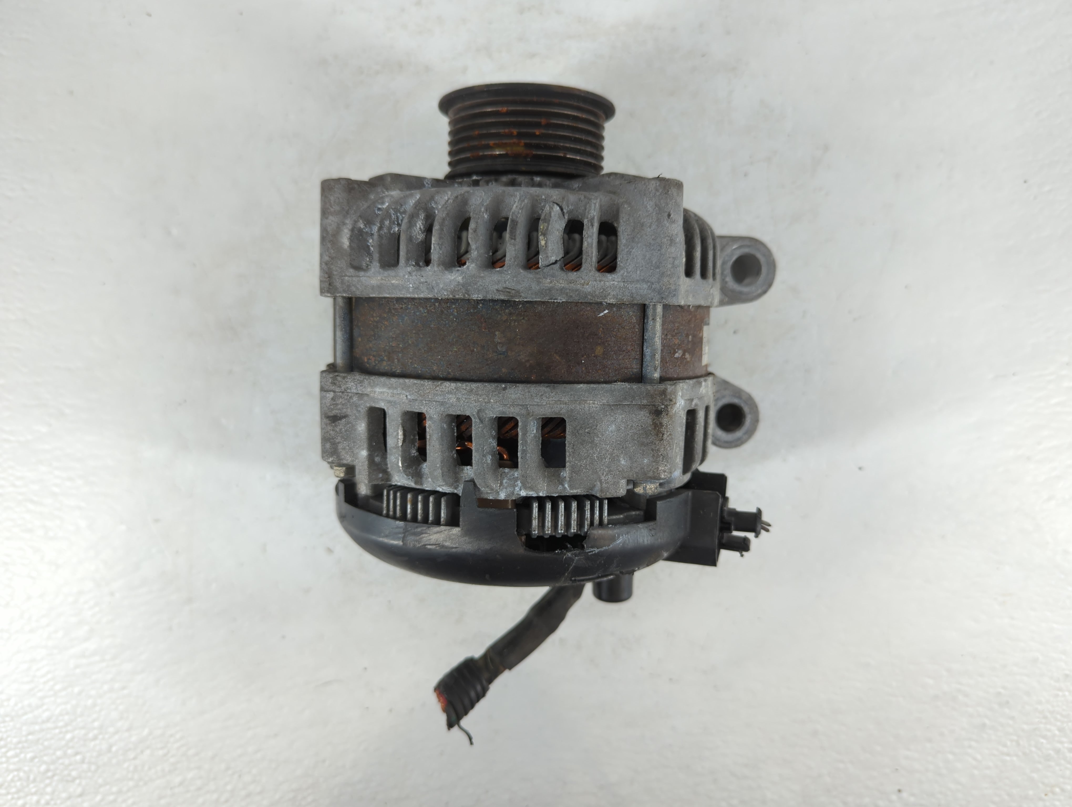 2013-2019 Cadillac Xts Alternator Replacement Generator Charging Assembly Engine OEM P/N:104210-6010 15136252 Fits OEM Used Auto Parts - Oemusedautoparts1.com