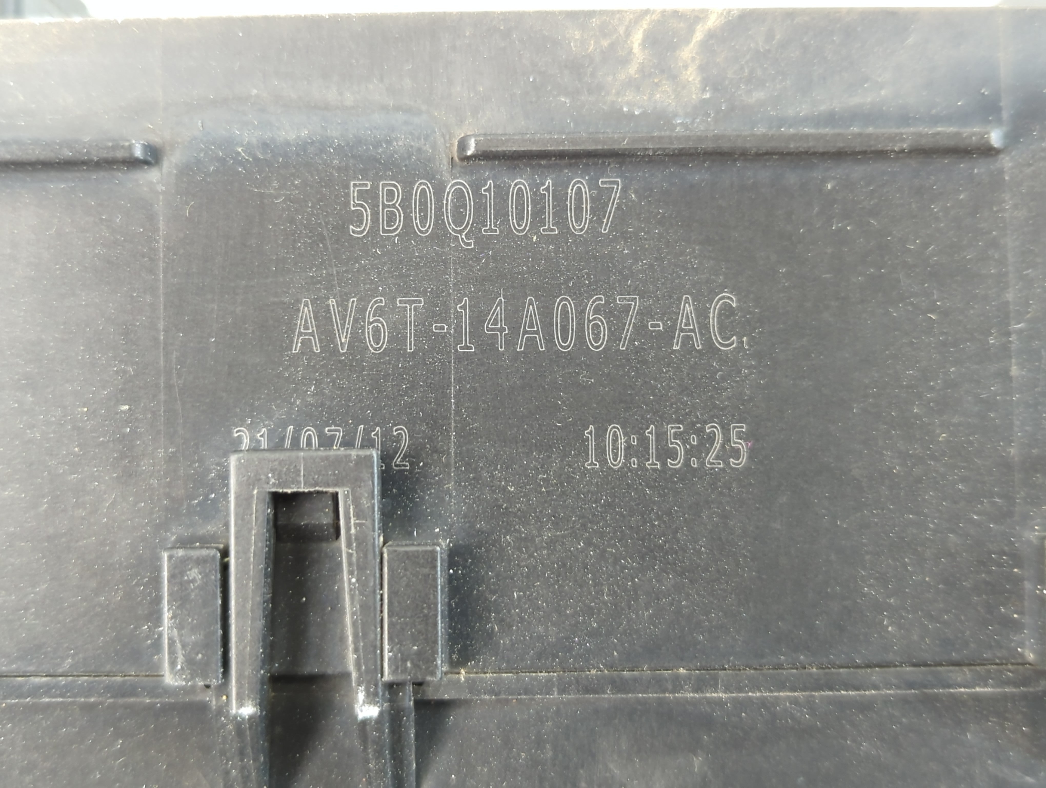 2012-2014 Ford Focus Fusebox Fuse Box Panel Relay Module P/N:5B0Q10107 Fits Fits 2012 2013 2014 OEM Used Auto Parts - Oemusedautoparts1.com
