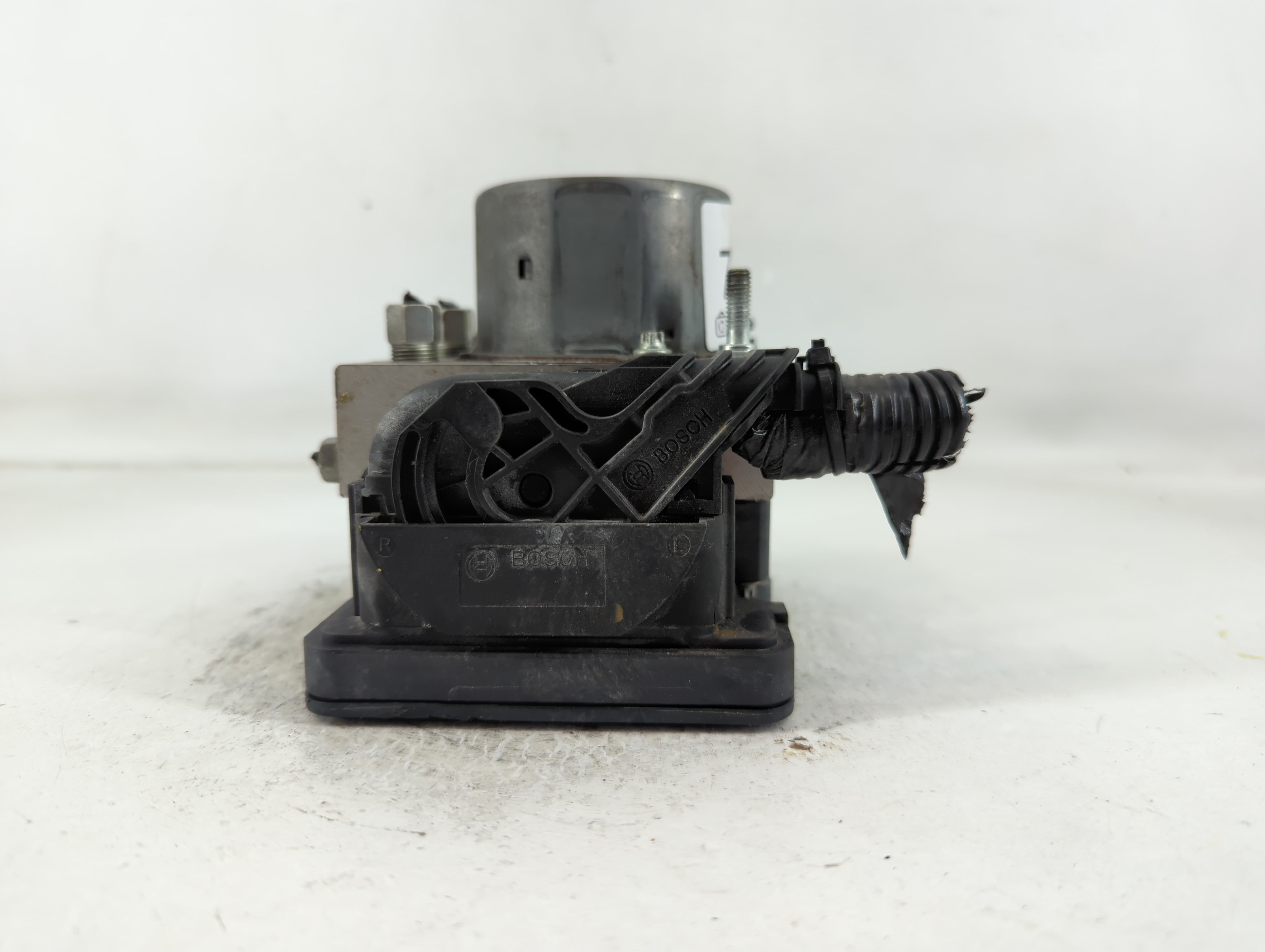 2017 Nissan Rogue ABS Pump Control Module Replacement P/N:47660 6FL0A 269 829 Fits OEM Used Auto Parts - Oemusedautoparts1.com