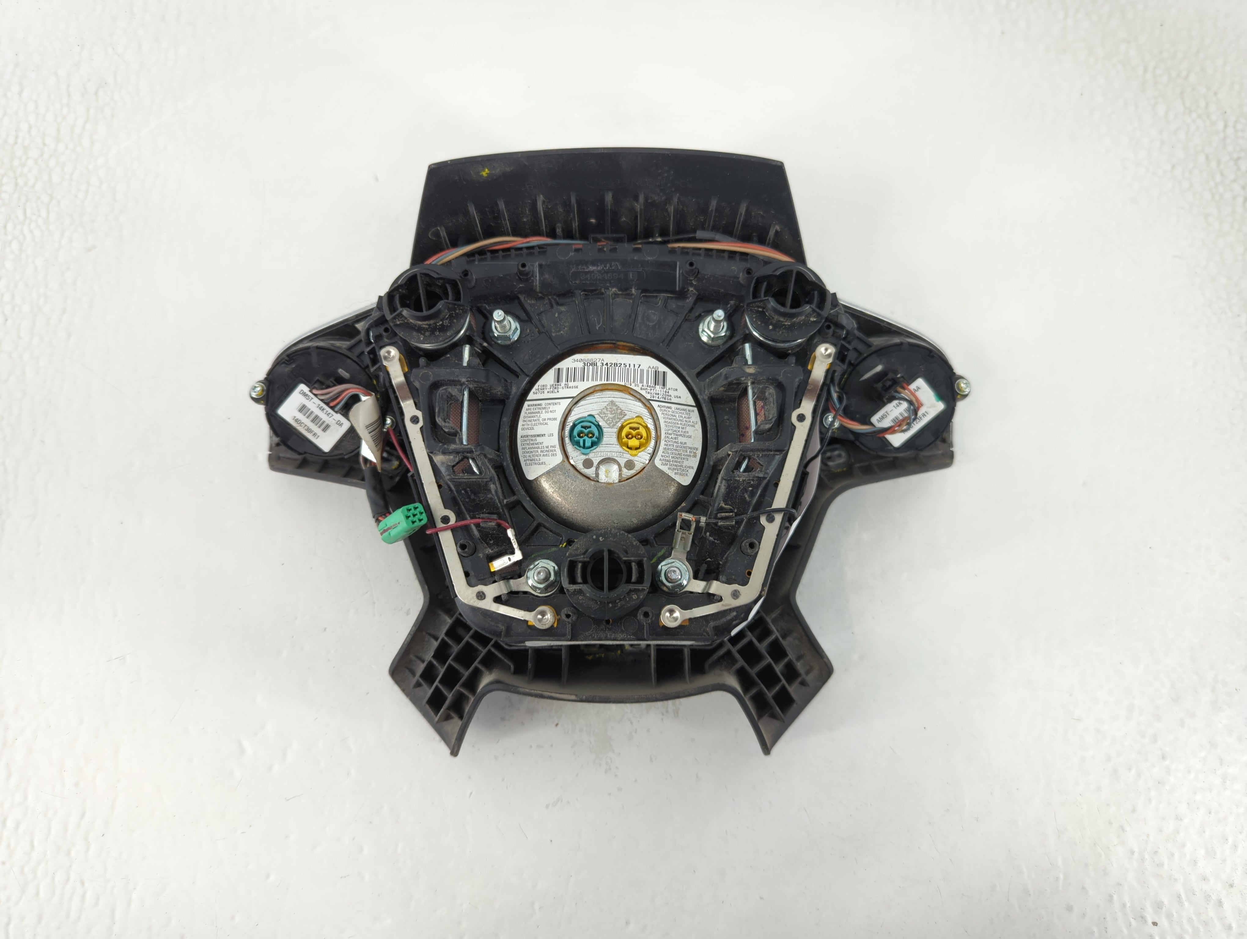 2015-2016 Ford Escape Air Bag Driver Left Steering Wheel Mounted P/N:3DBL 342B25117 AAB 34088827A Fits Fits 2015 2016 OEM Used Auto Parts - Oemusedautoparts1.com