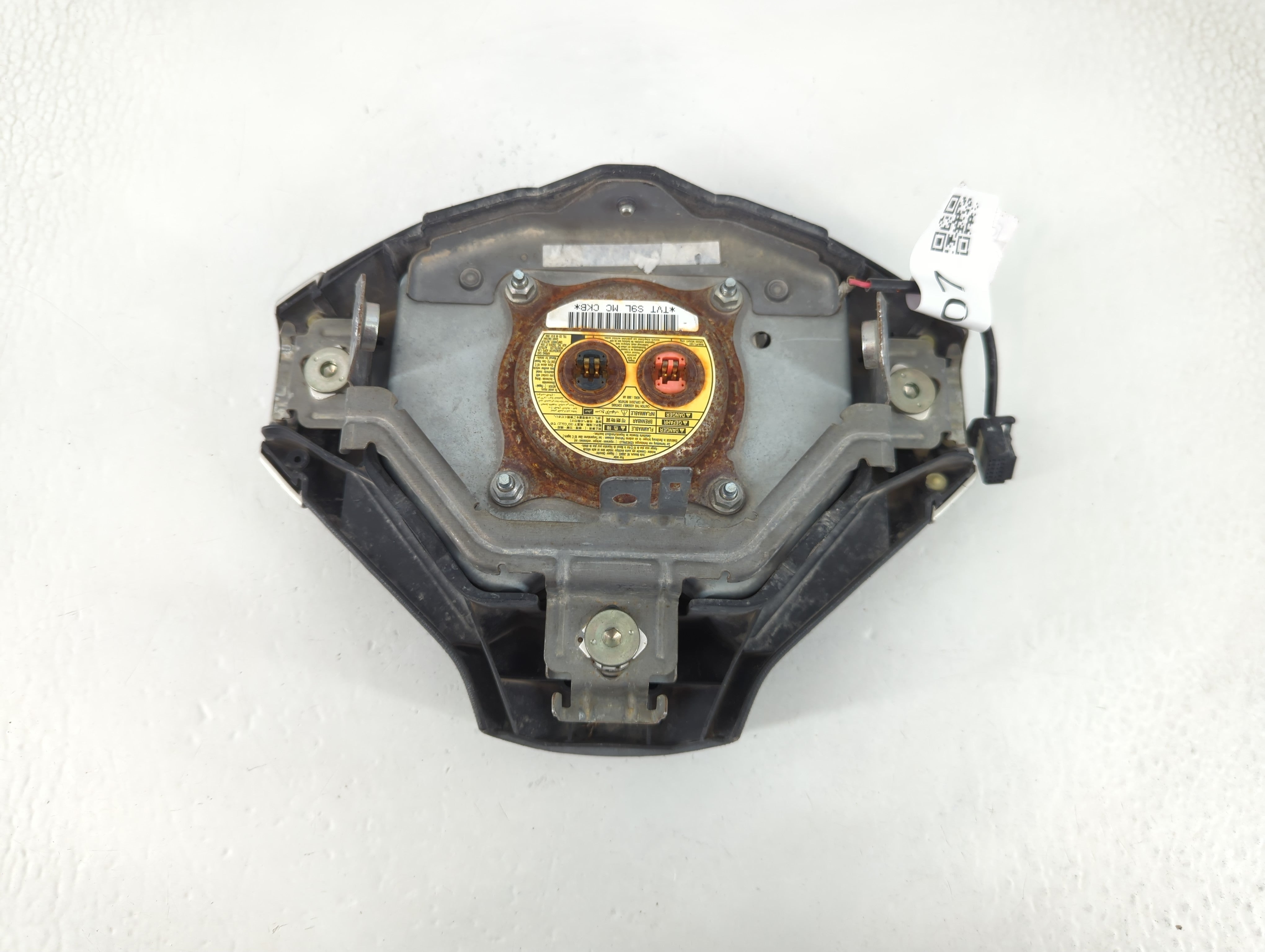 2004-2005 Scion Xa Air Bag Driver Left Steering Wheel Mounted Fits Fits 2004 2005 2006 OEM Used Auto Parts - Oemusedautoparts1.com