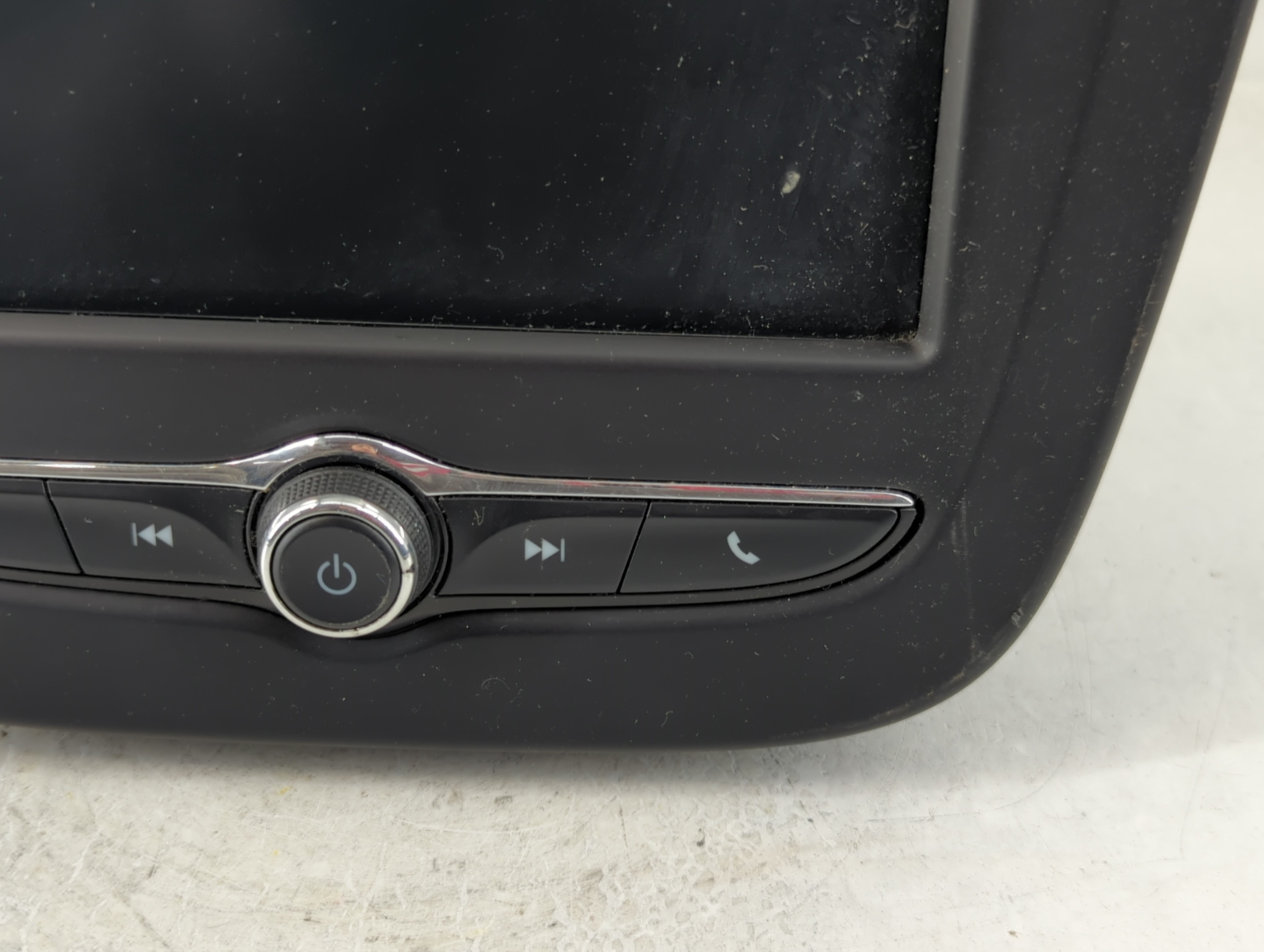 2017-2018 Chevrolet Malibu Radio AM FM Cd Player Receiver Replacement P/N:42554703 Fits Fits 2017 2018 2019 2020 2021 OEM Used Auto Parts - Oemusedautoparts1.com