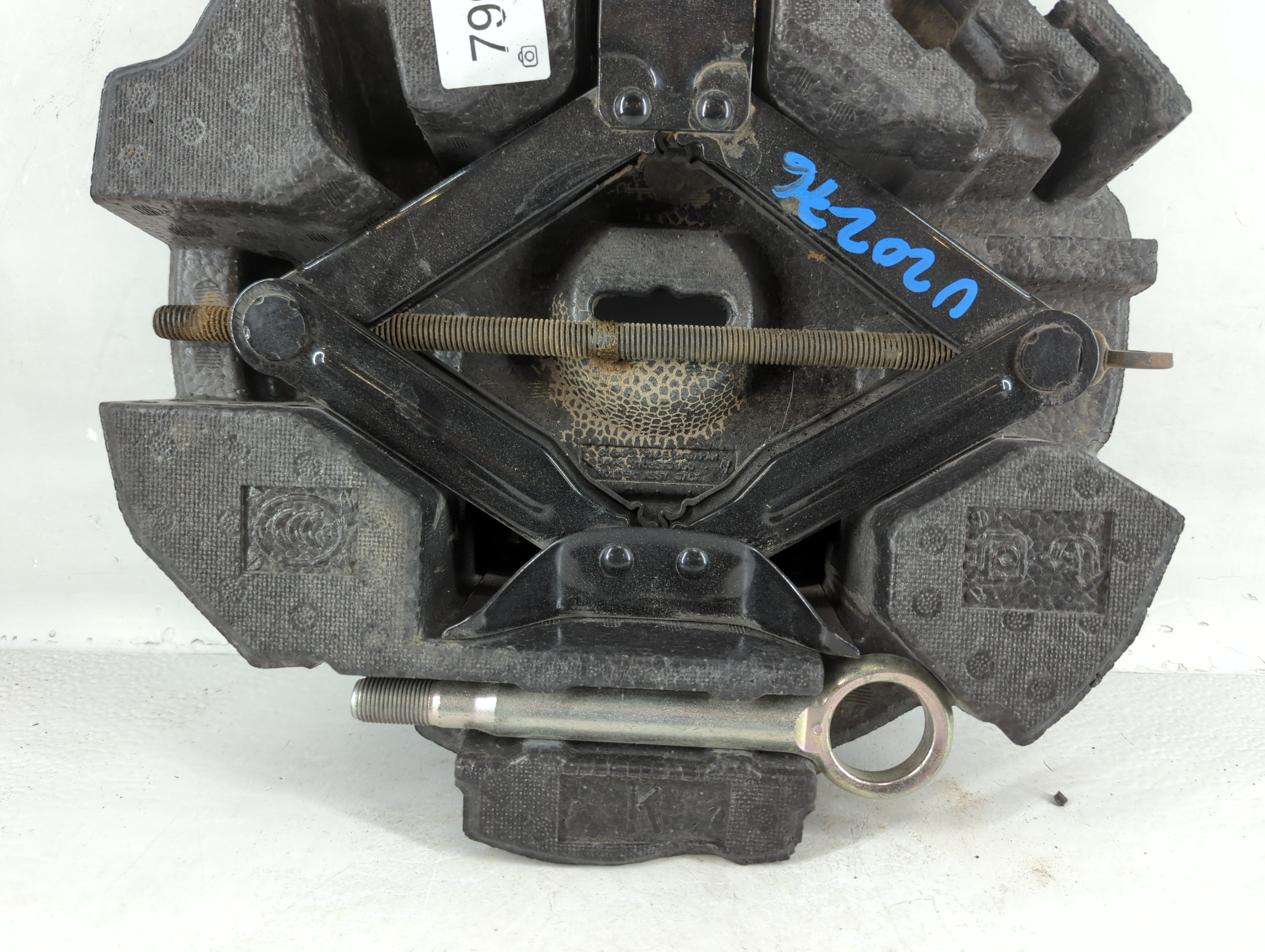 2017 Subaru Forester Spare Scissor Car Jack - Oemusedautoparts1.com