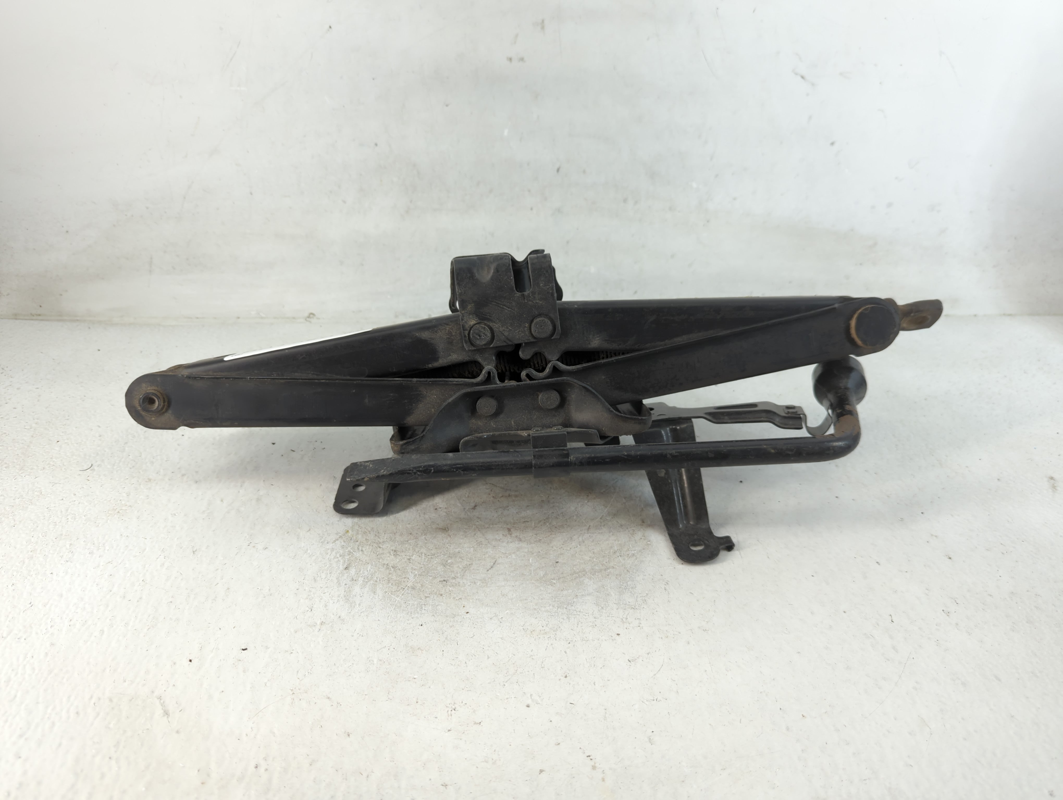2012 Toyota Sienna Spare Scissor Car Jack - Oemusedautoparts1.com