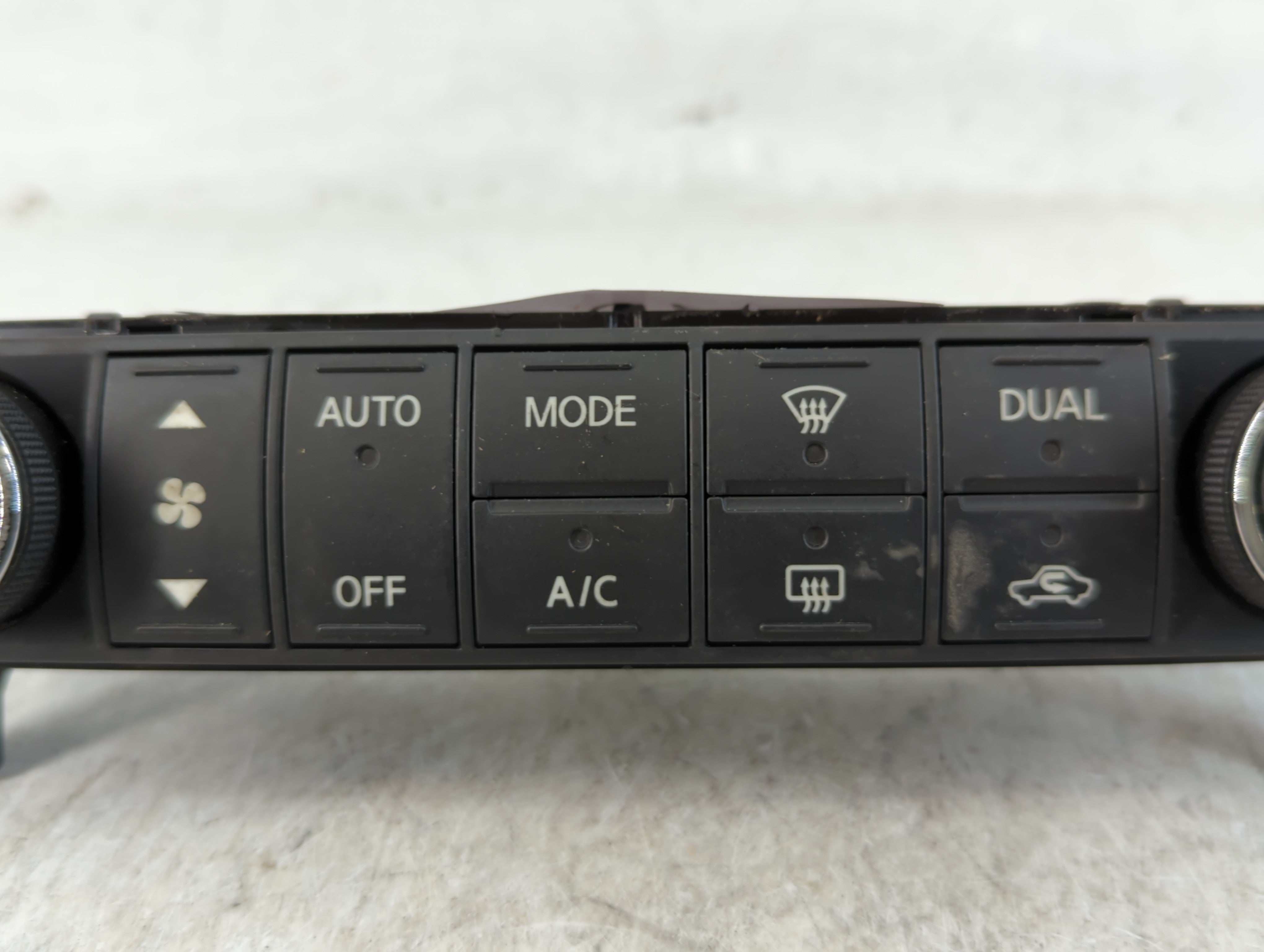 2007-2008 Nissan Maxima Climate Control Module Temperature AC/Heater Replacement P/N:27500 ZK30A Fits Fits 2007 2008 OEM Used Auto Parts - Oemusedautoparts1.com