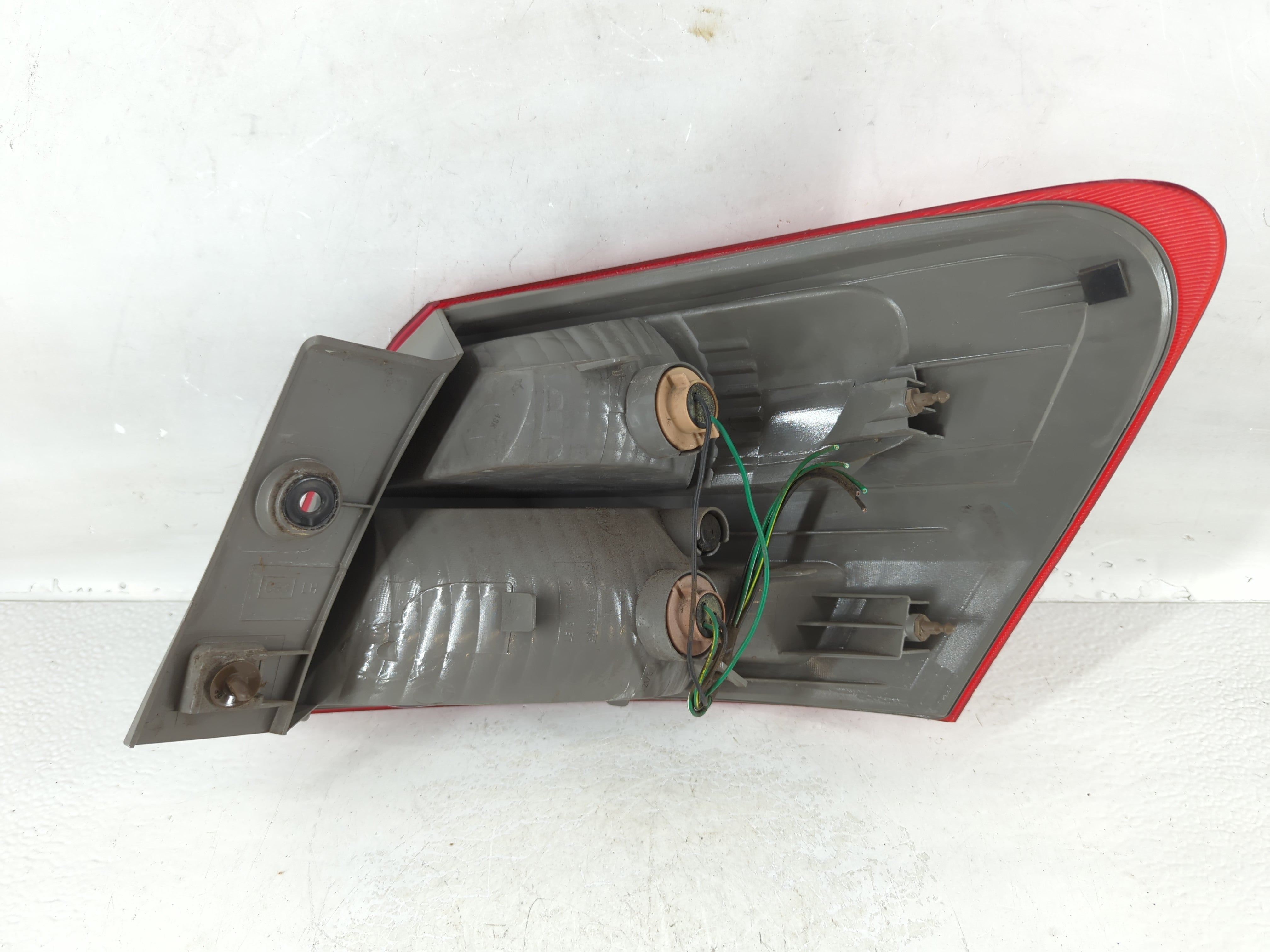2008-2015 Nissan Rogue Tail Light Assembly Driver Left OEM Fits Fits 2008 2009 2010 2011 2012 2013 2014 2015 OEM Used Auto Parts - Oemusedautoparts1.com