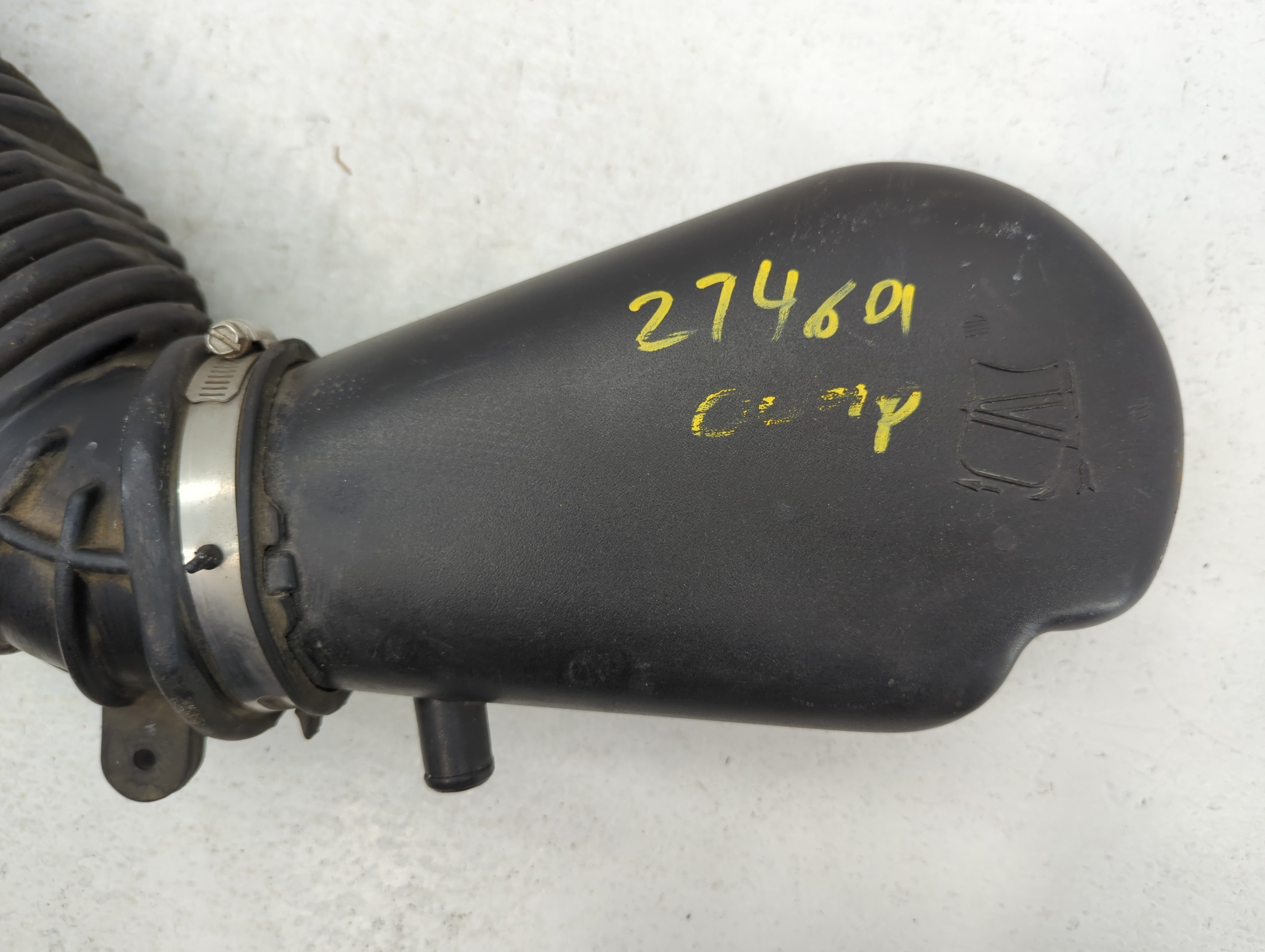 2004 Oldsmobile Bravada Air Cleaner Intake Duct Hose Tube - Oemusedautoparts1.com