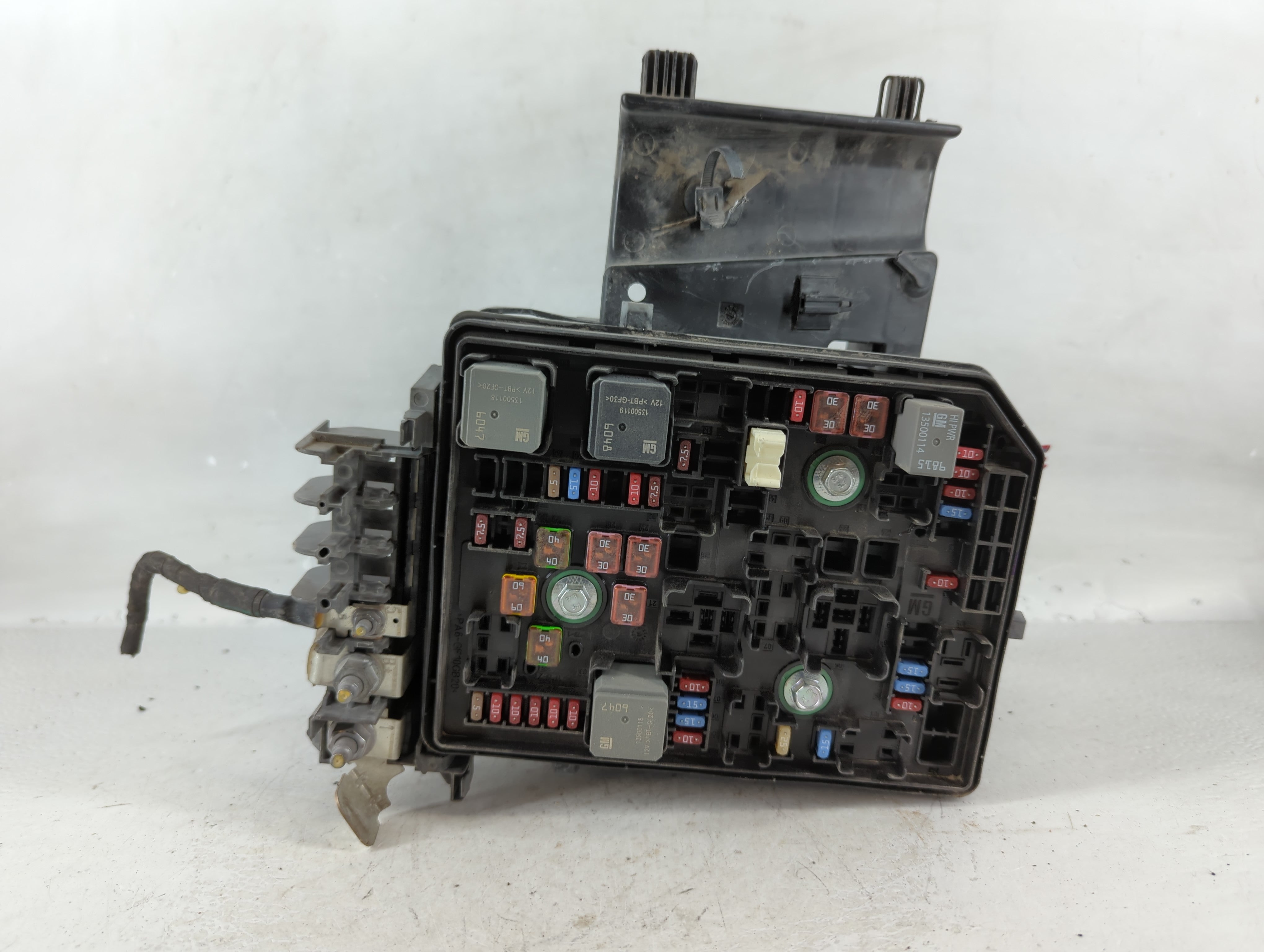 2016-2018 Chevrolet Volt Fusebox Fuse Box Panel Relay Module P/N:84240071 Fits Fits 2016 2017 2018 OEM Used Auto Parts - Oemusedautoparts1.com