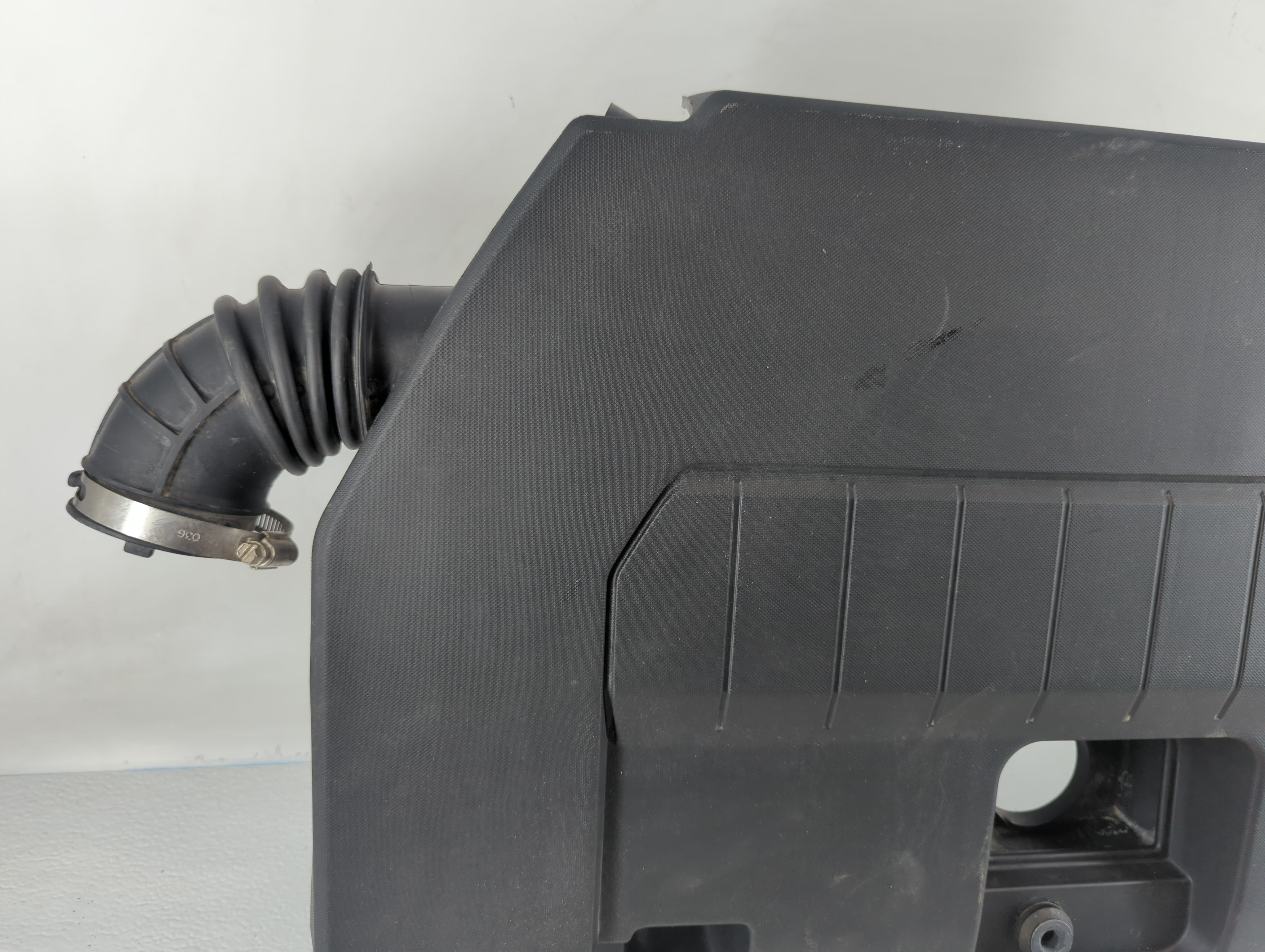 2013 Chevrolet Volt Engine Cover - Oemusedautoparts1.com