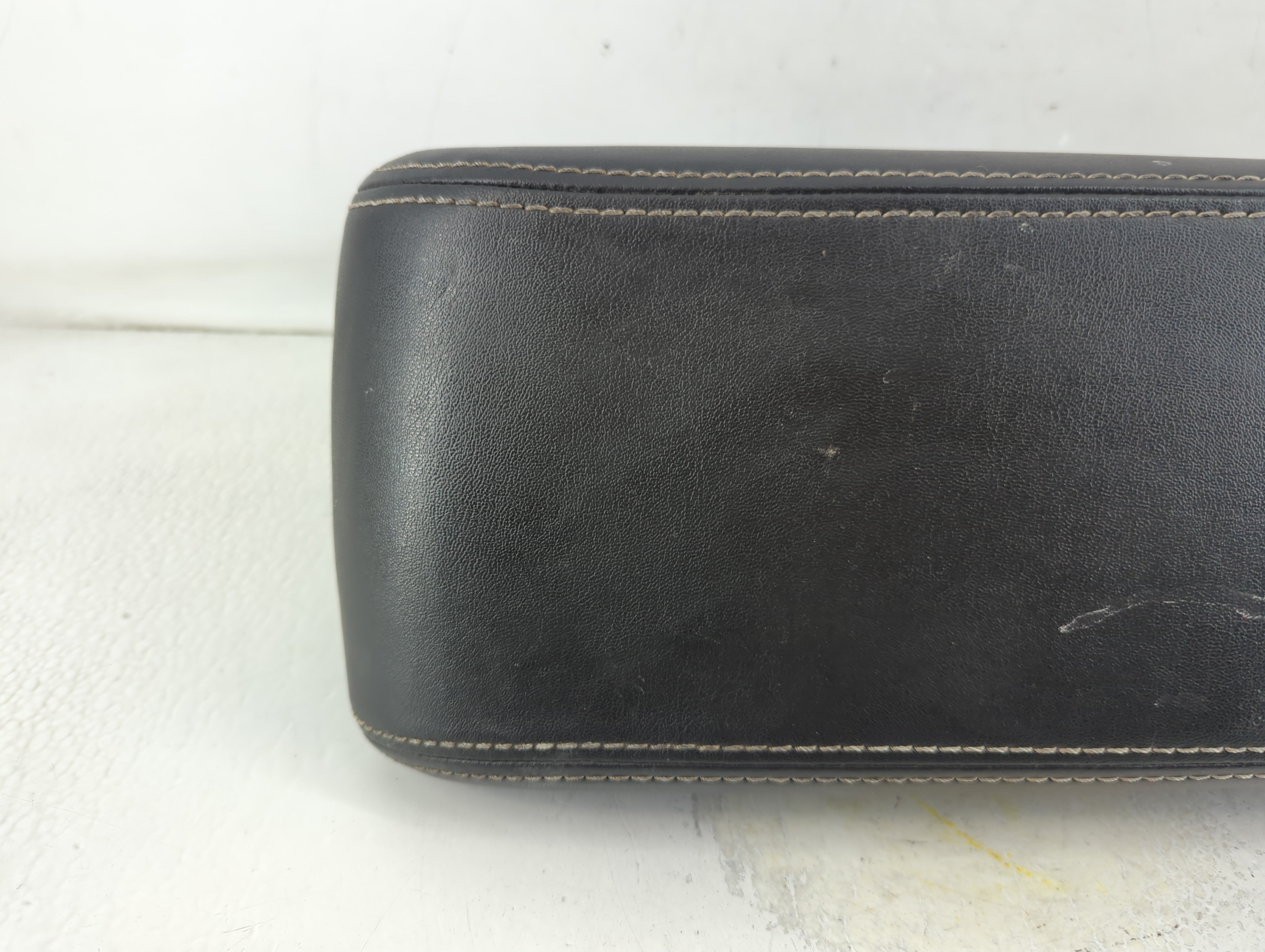 2012 Ford Fusion Center Console Armrest Cover Lid P/N:6E53-5406050-AA Fits OEM Used Auto Parts - Oemusedautoparts1.com