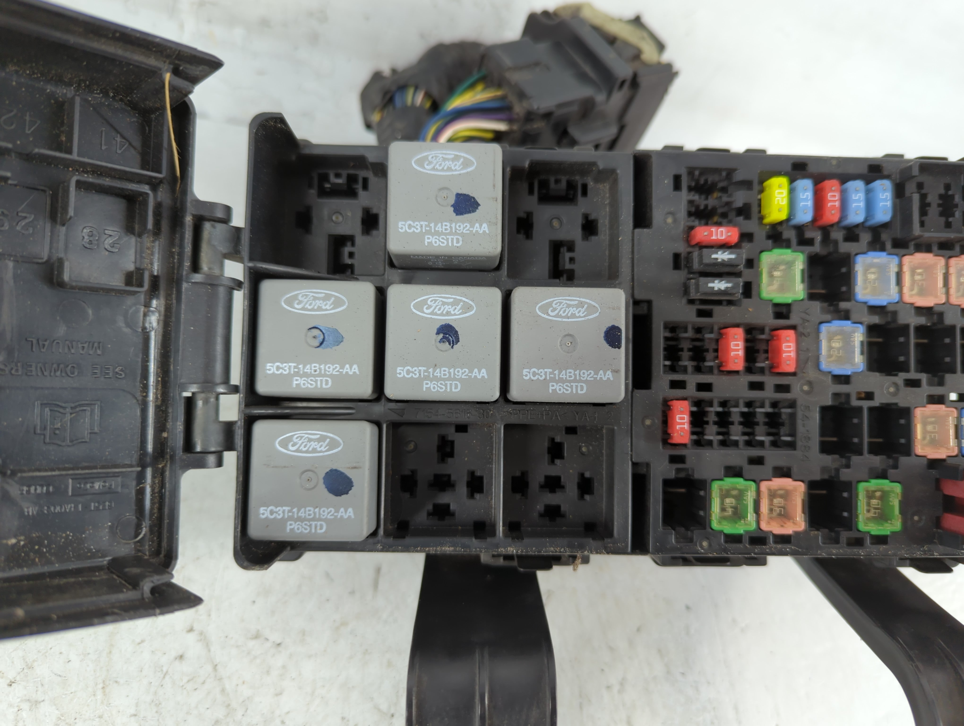2010-2012 Ford Fusion Fusebox Fuse Box Panel Relay Module P/N:AE5T-14290-F Fits Fits 2010 2011 2012 OEM Used Auto Parts - Oemusedautoparts1.com