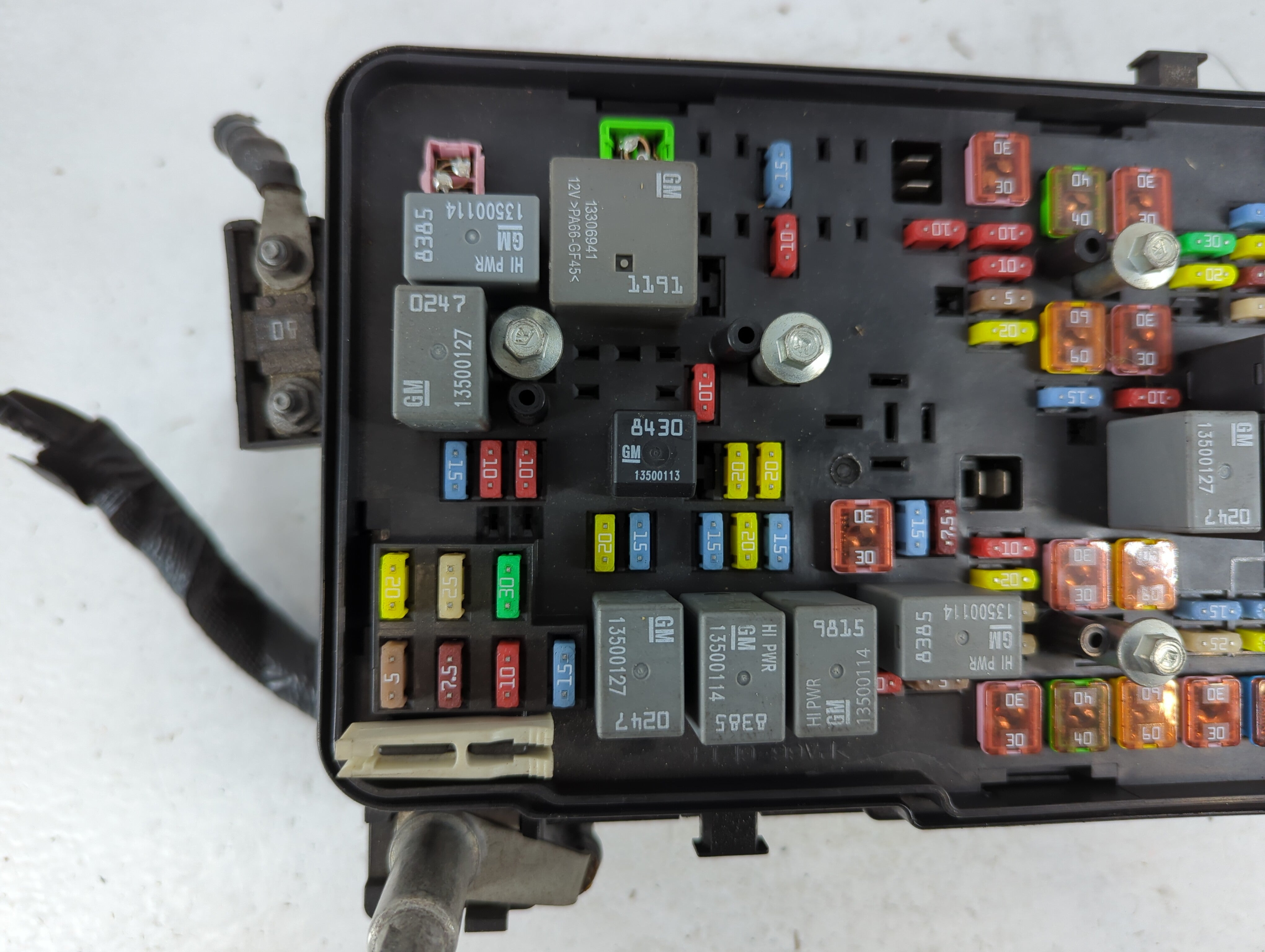 2013-2016 Chevrolet Equinox Fusebox Fuse Box Panel Relay Module P/N:22929763 Fits Fits 2013 2014 2015 2016 OEM Used Auto Parts - Oemusedautoparts1.com