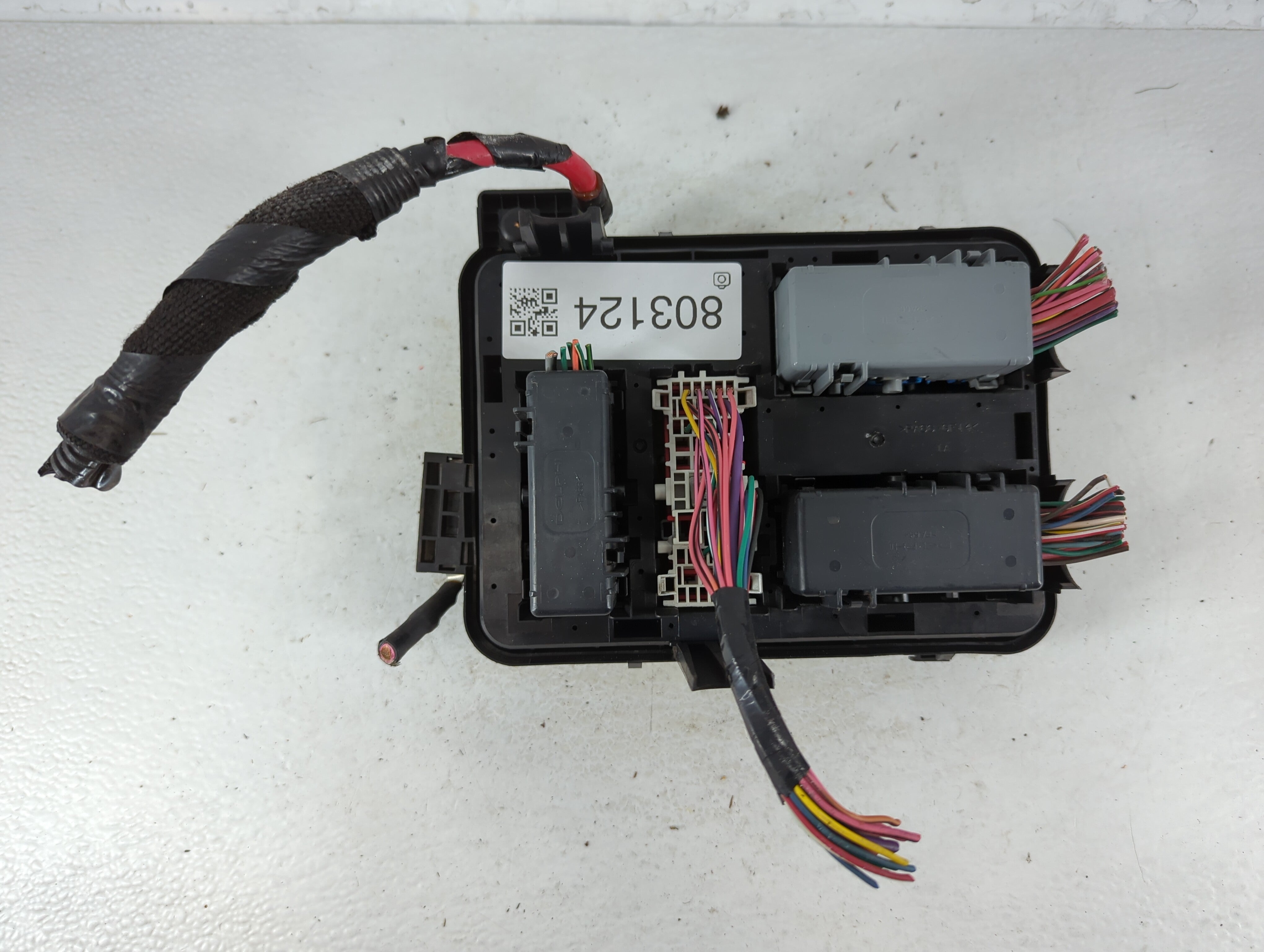 2013-2016 Chevrolet Equinox Fusebox Fuse Box Panel Relay Module P/N:22929763 Fits Fits 2013 2014 2015 2016 OEM Used Auto Parts - Oemusedautoparts1.com