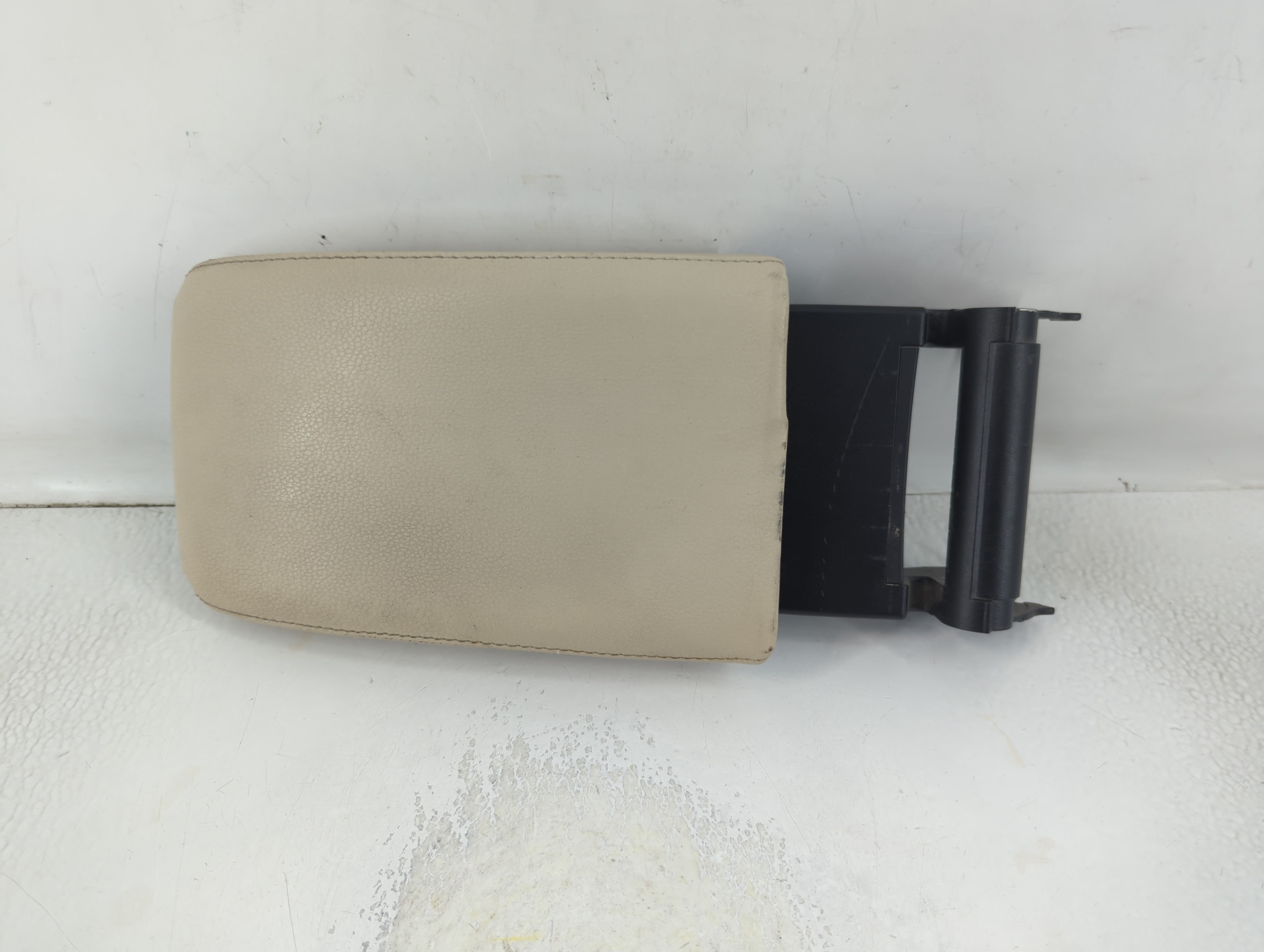 2010 Volkswagen Jetta Center Console Armrest Cover Lid Fits OEM Used Auto Parts - Oemusedautoparts1.com