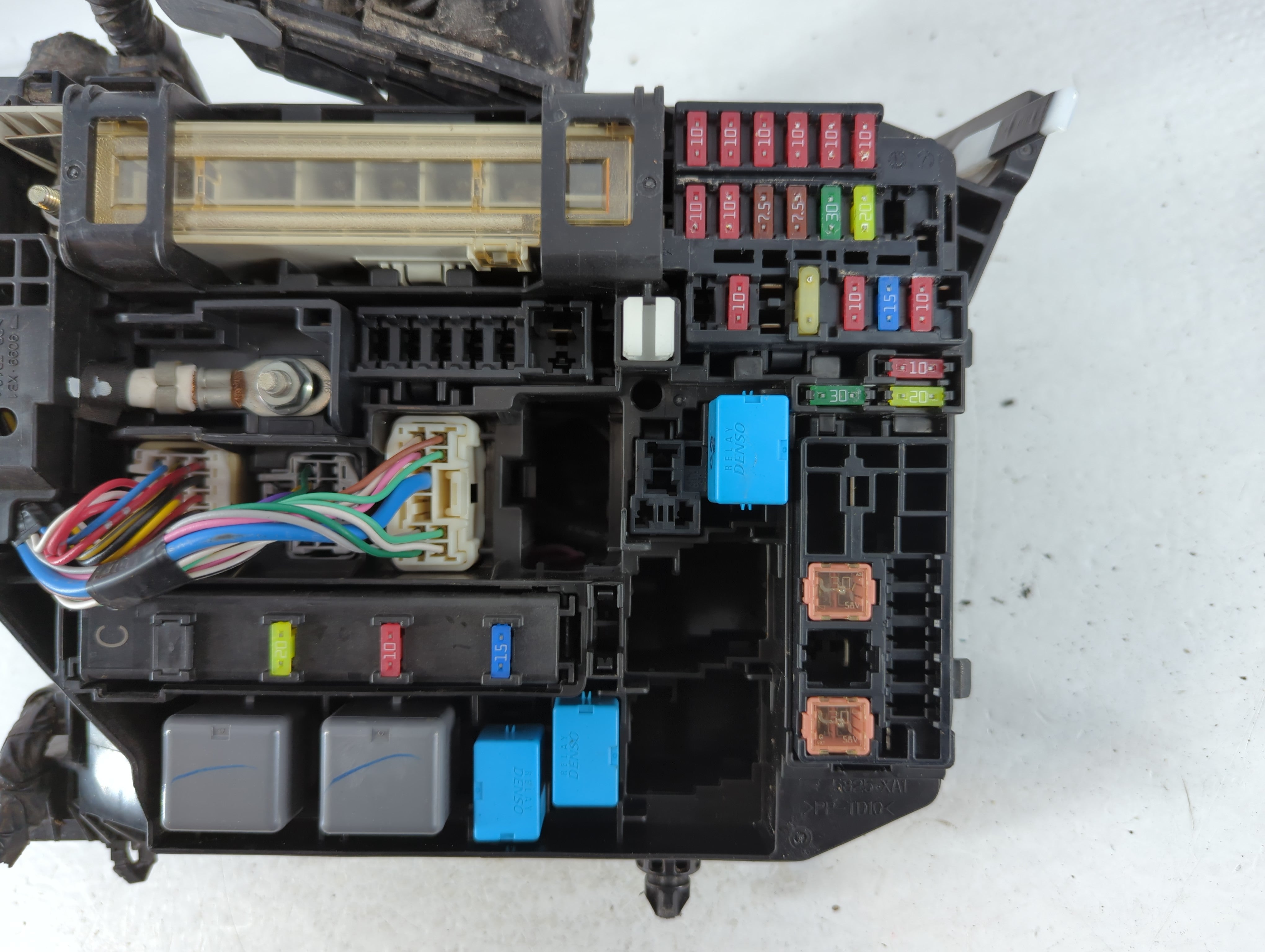 2009-2013 Toyota Corolla Fusebox Fuse Box Panel Relay Module P/N:82662-02270 Fits Fits 2009 2010 2011 2012 2013 2014 OEM Used Auto Parts - Oemusedautoparts1.com