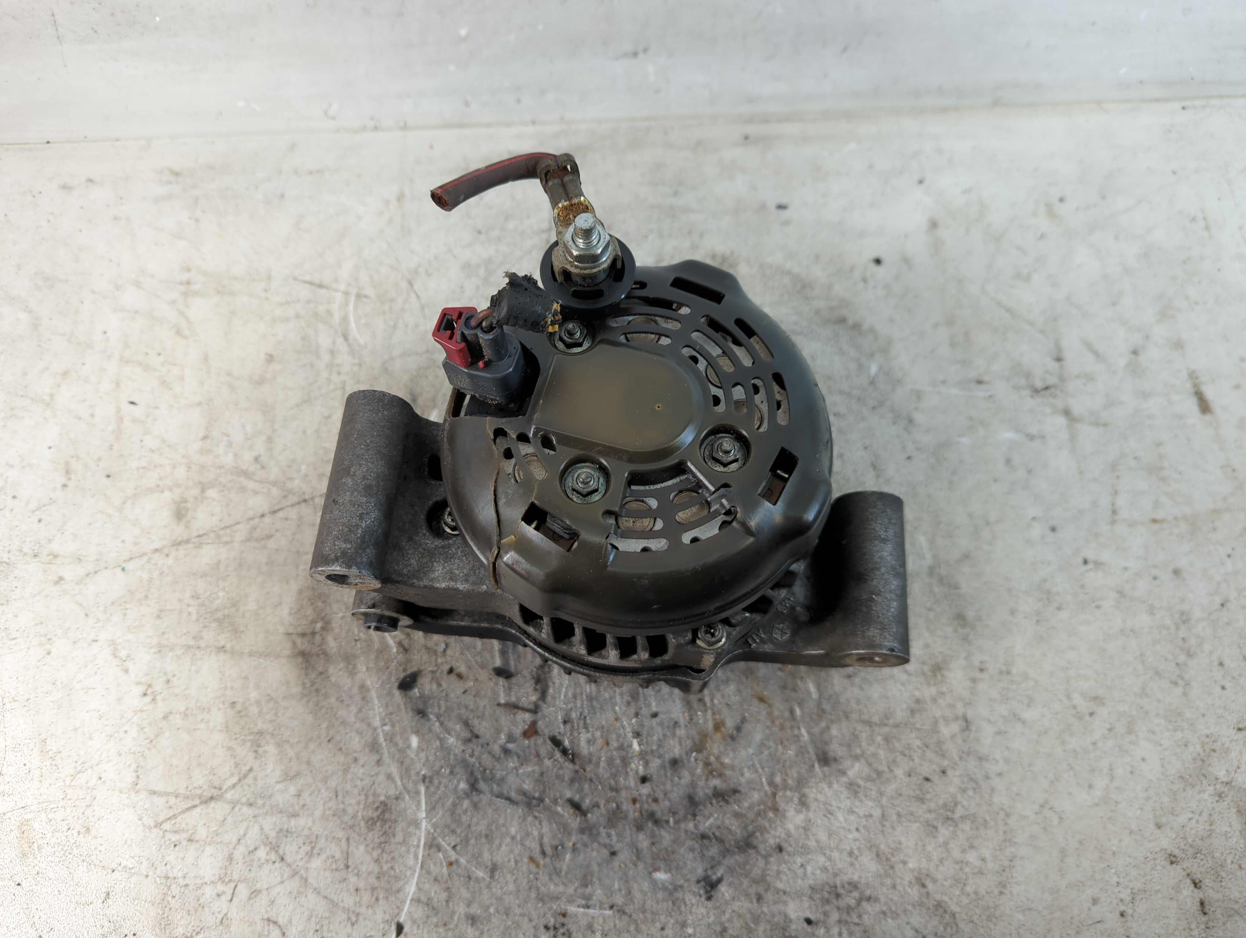 2011-2016 Jeep Grand Cherokee Alternator Replacement Generator Charging Assembly Engine OEM P/N:P04801779 Fits OEM Used Auto Parts - Oemusedautoparts1.com
