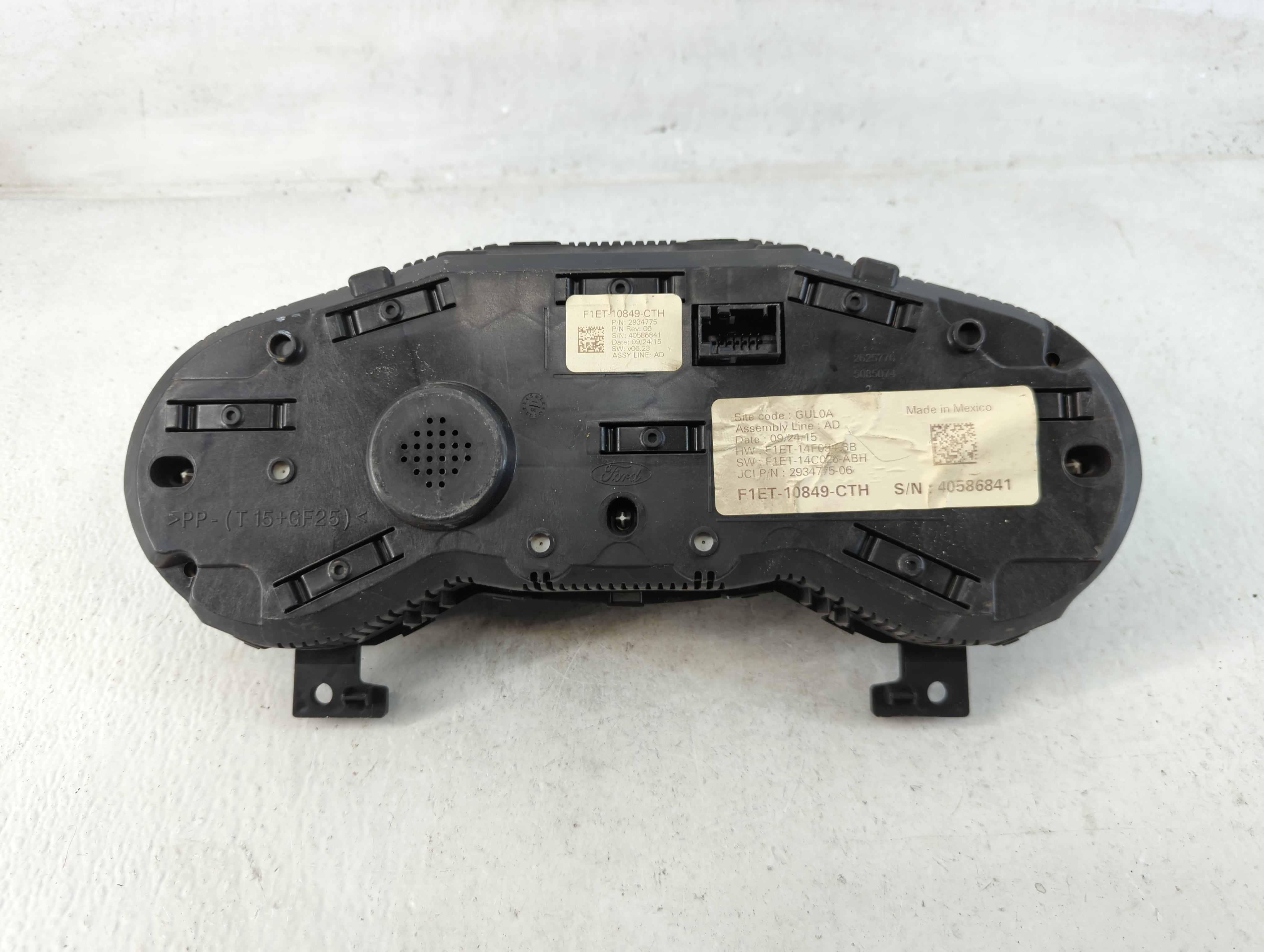 2016-2018 Ford Focus Instrument Cluster Speedometer Gauges P/N:F1ET-10849-CTH Fits Fits 2016 2017 2018 OEM Used Auto Parts - Oemusedautoparts1.com