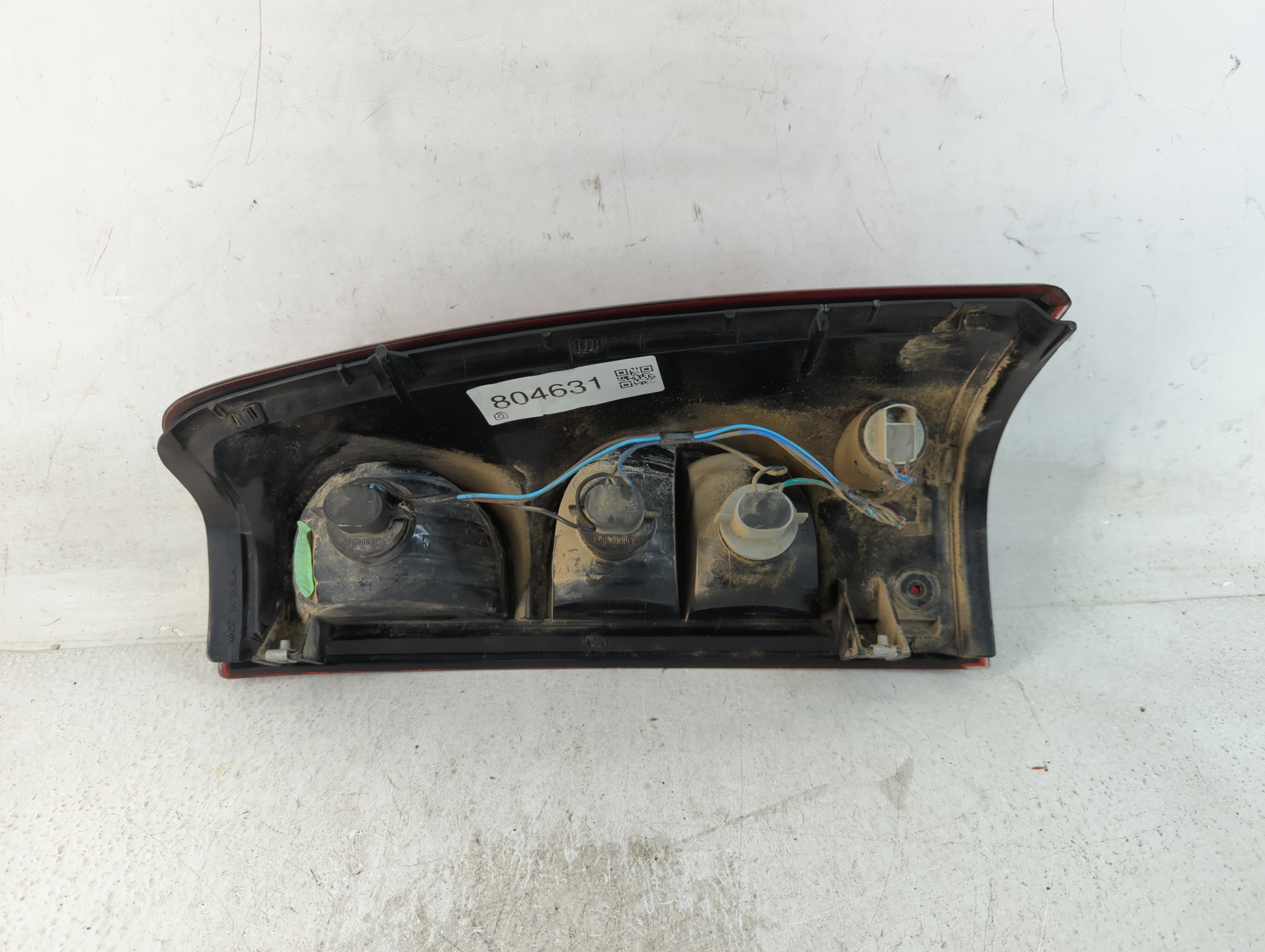 2004-2007 Chevrolet Silverado 1500 Tail Light Assembly Driver Left OEM P/N:15224157 Fits Fits 2004 2005 2006 2007 OEM Used Auto Parts - Oemusedautoparts1.com