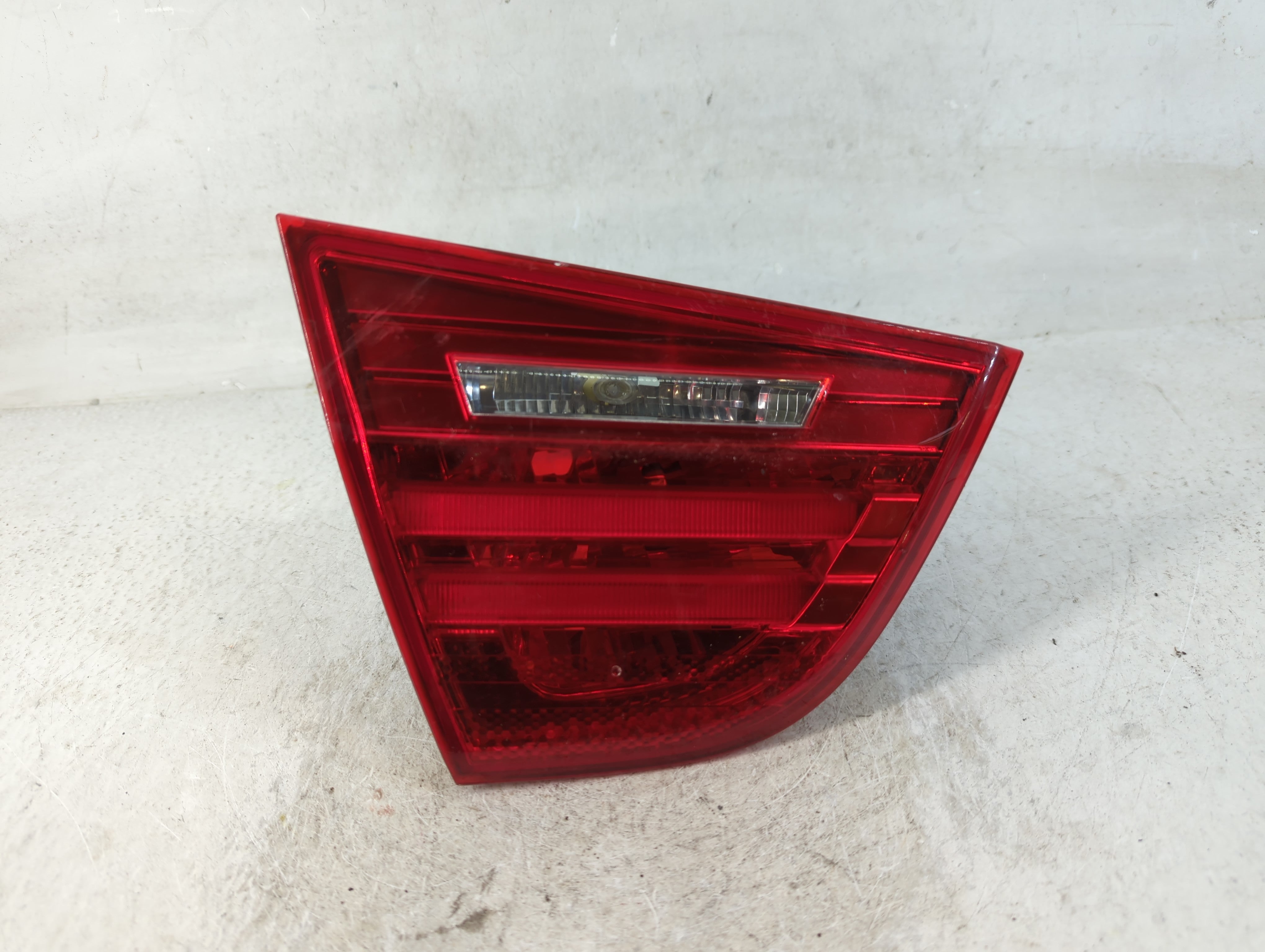 2009-2011 Bmw 335i Tail Light Assembly Driver Left OEM P/N:4 871 733 AI Fits Fits 2009 2010 2011 OEM Used Auto Parts - Oemusedautoparts1.com