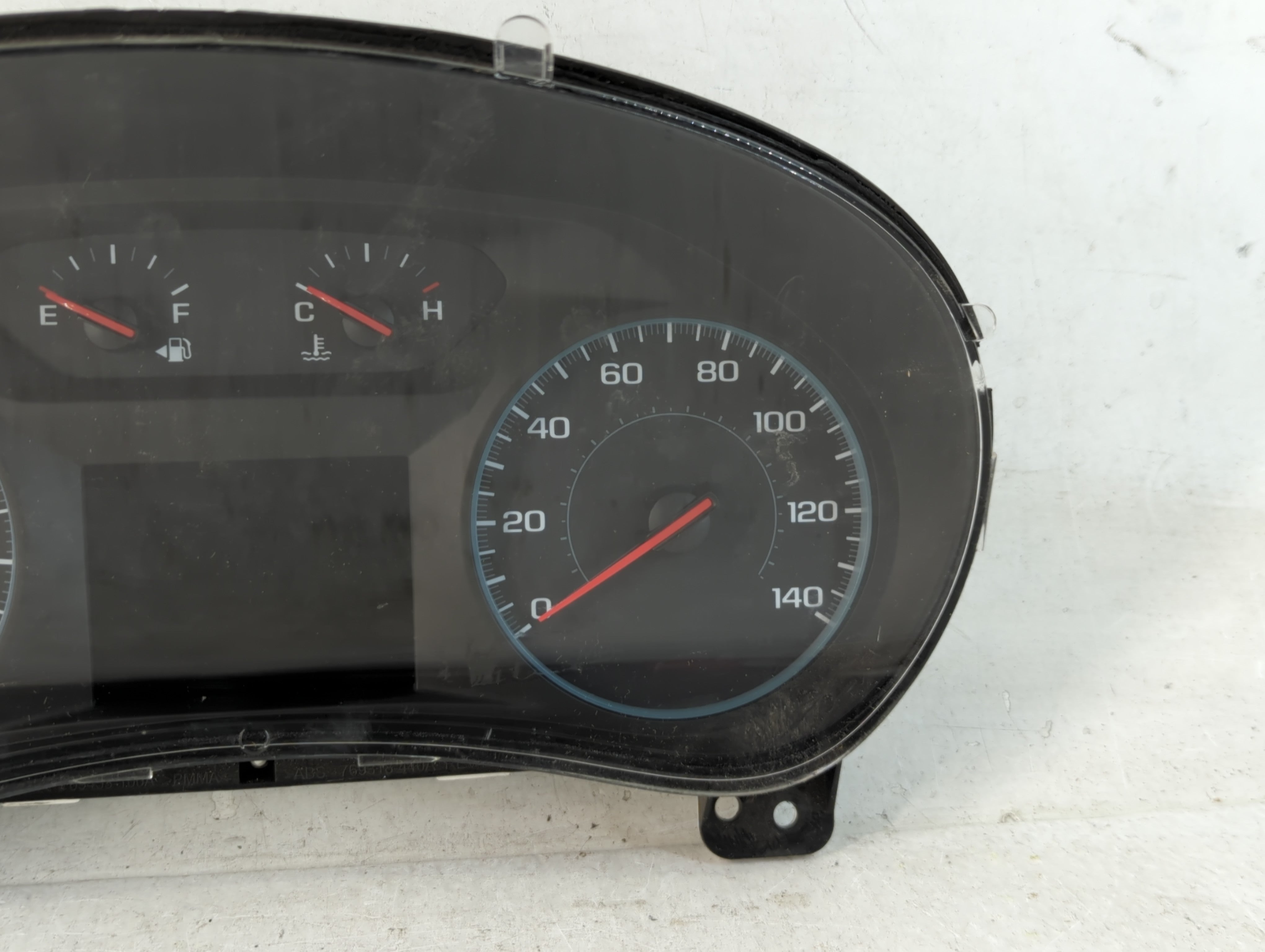 2018 Chevrolet Equinox Instrument Cluster Speedometer Gauges P/N:84240633 Fits OEM Used Auto Parts - Oemusedautoparts1.com
