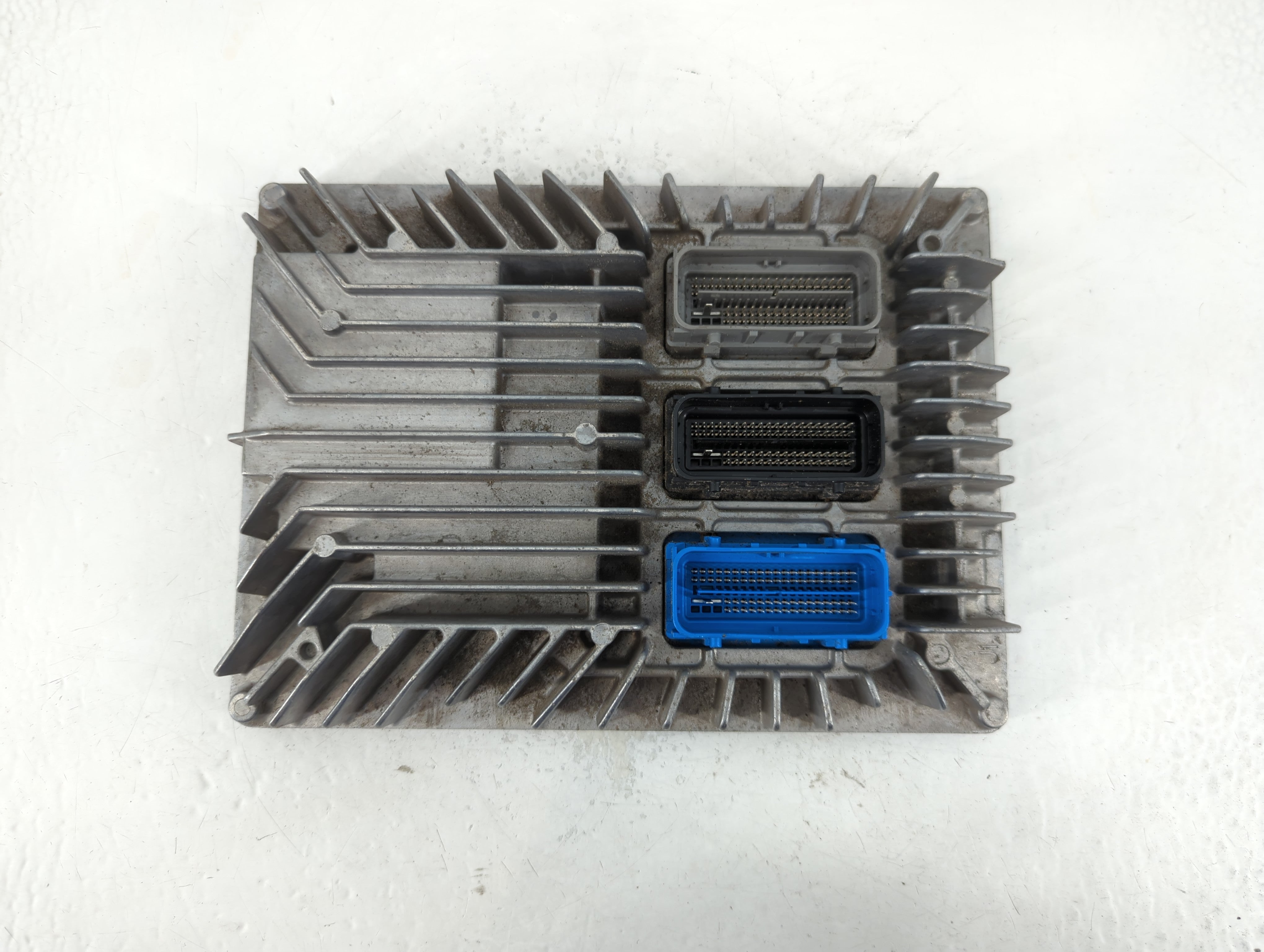 2013-2016 Chevrolet Equinox PCM Engine Control Computer ECU ECM PCU OEM P/N:12653998 12651807 Fits Fits 2013 2014 2015 2016 OEM Used Auto Parts - Oemusedautoparts1.com