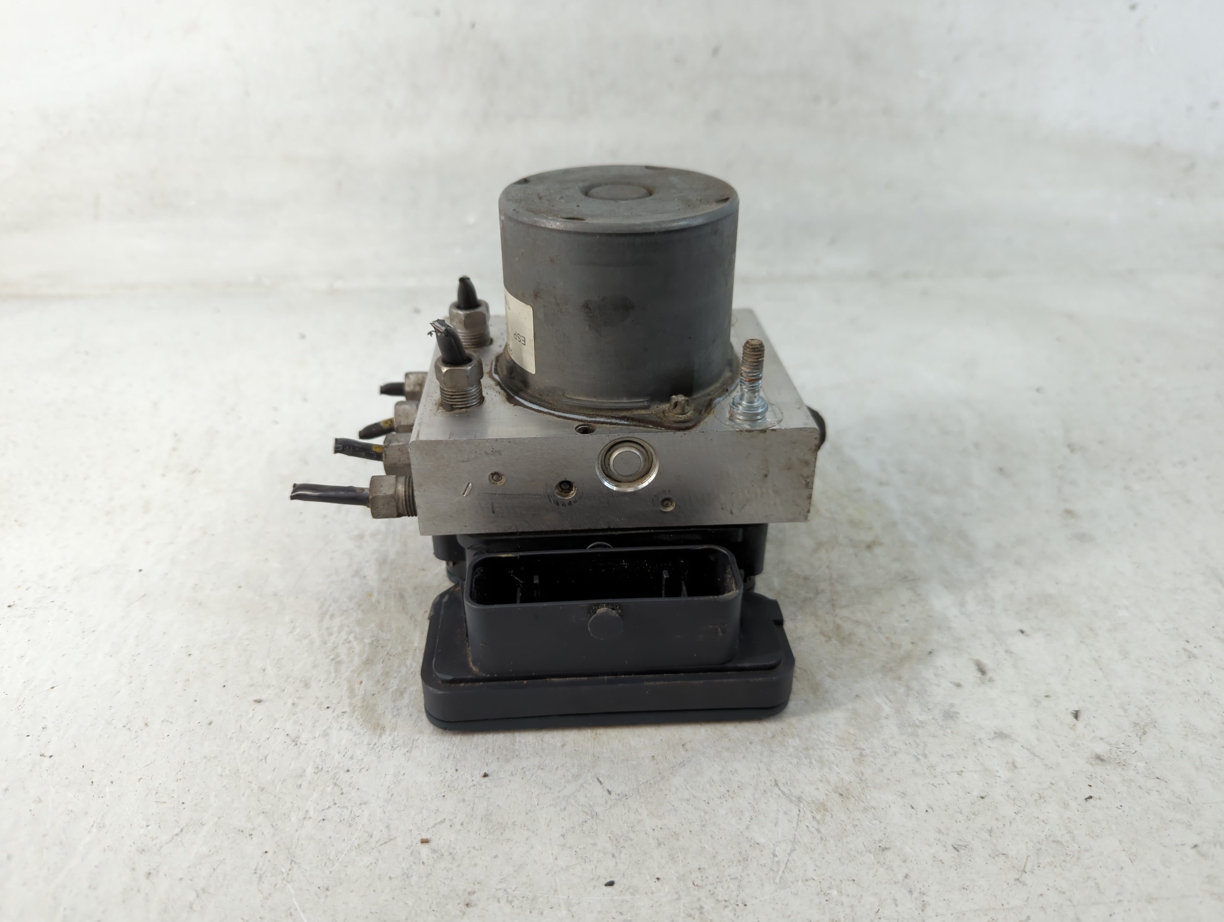 2015-2020 Dodge Grand Caravan ABS Pump Control Module Replacement P/N:P68183803AC Fits Fits 2015 2016 2017 2018 2019 2020 OEM Used Auto Parts - Oemusedautoparts1.com